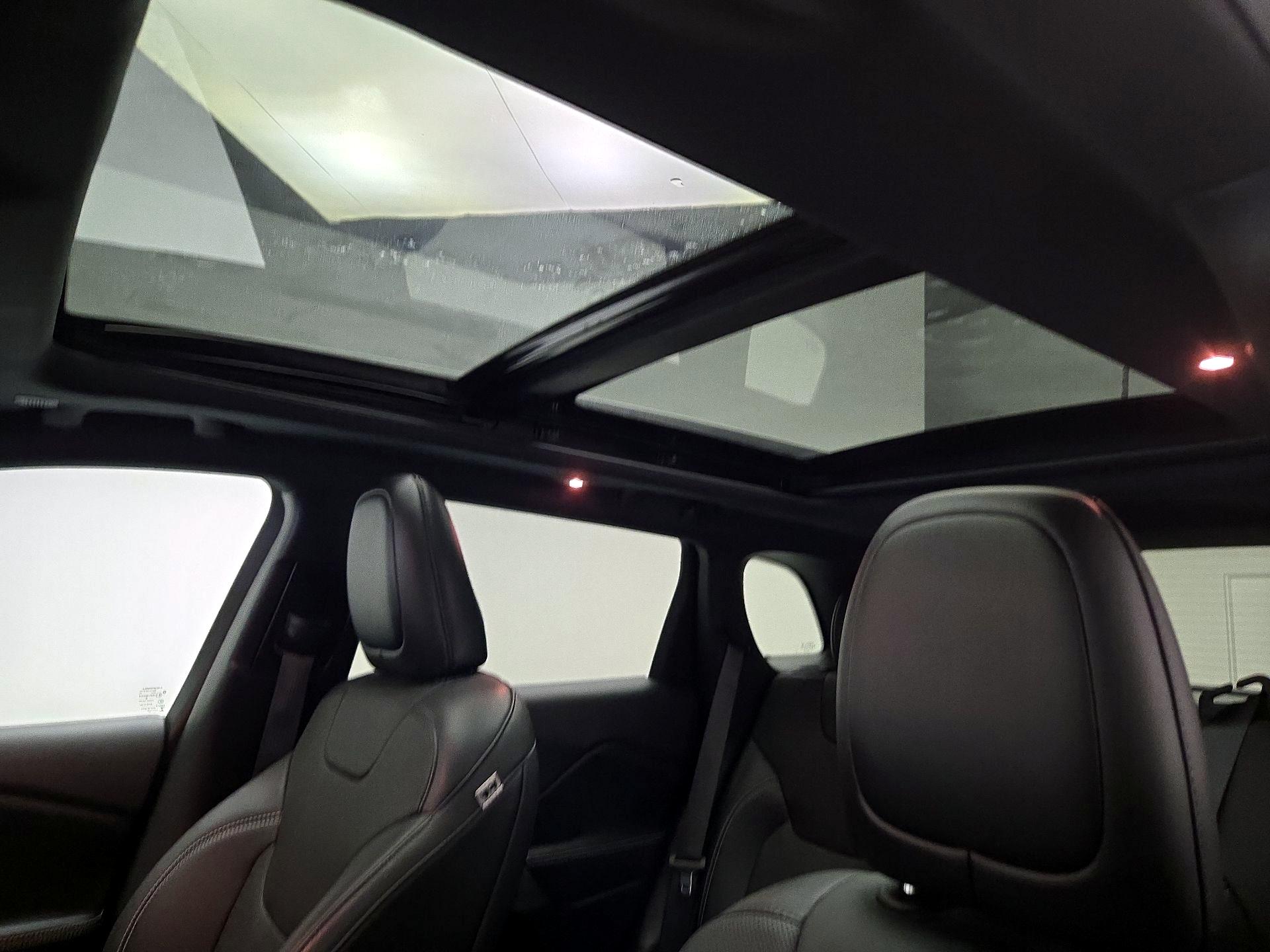 Thumbnail: 2021 Jeep Cherokee - 19