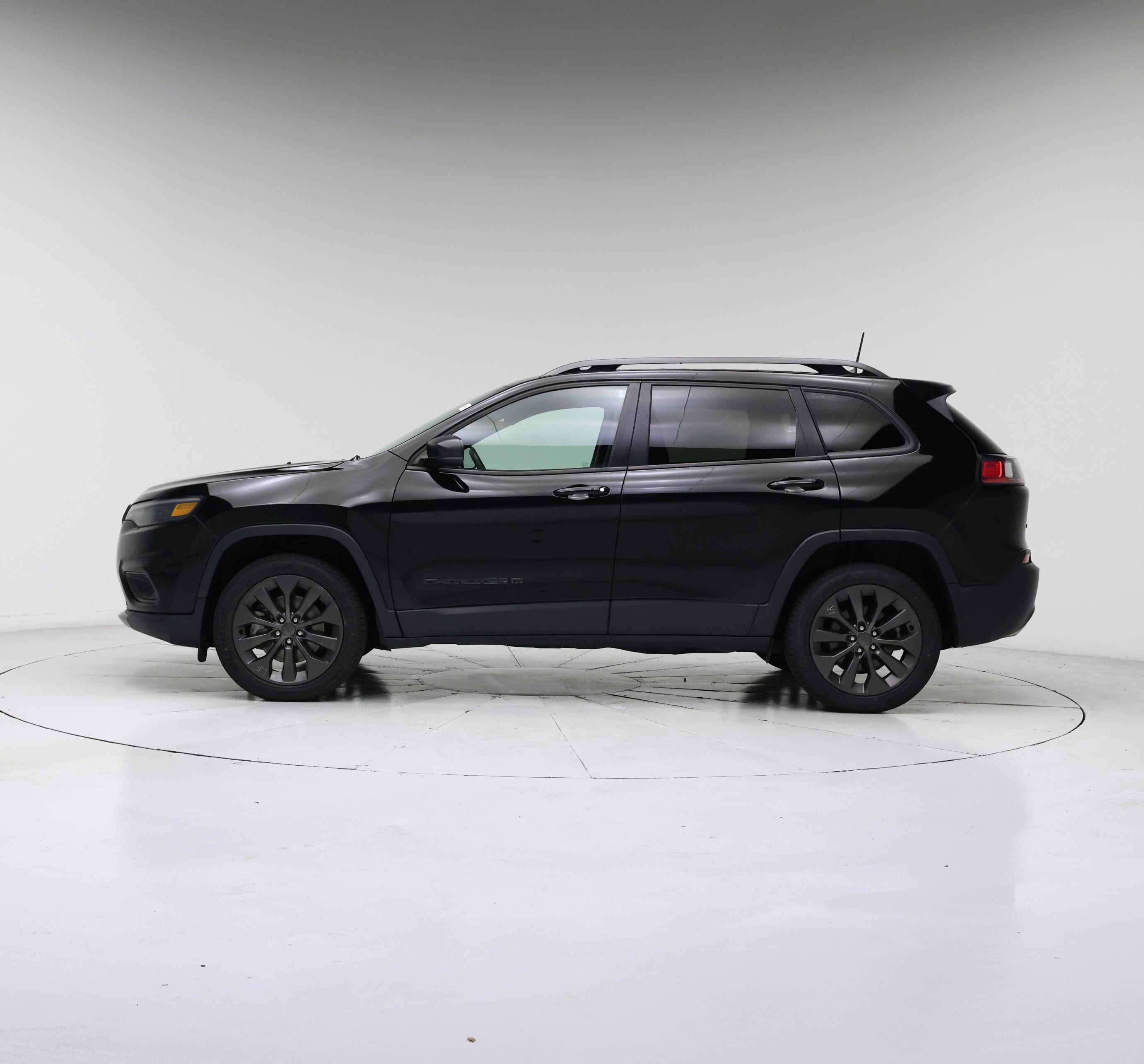 Thumbnail: 2021 Jeep Cherokee - 3