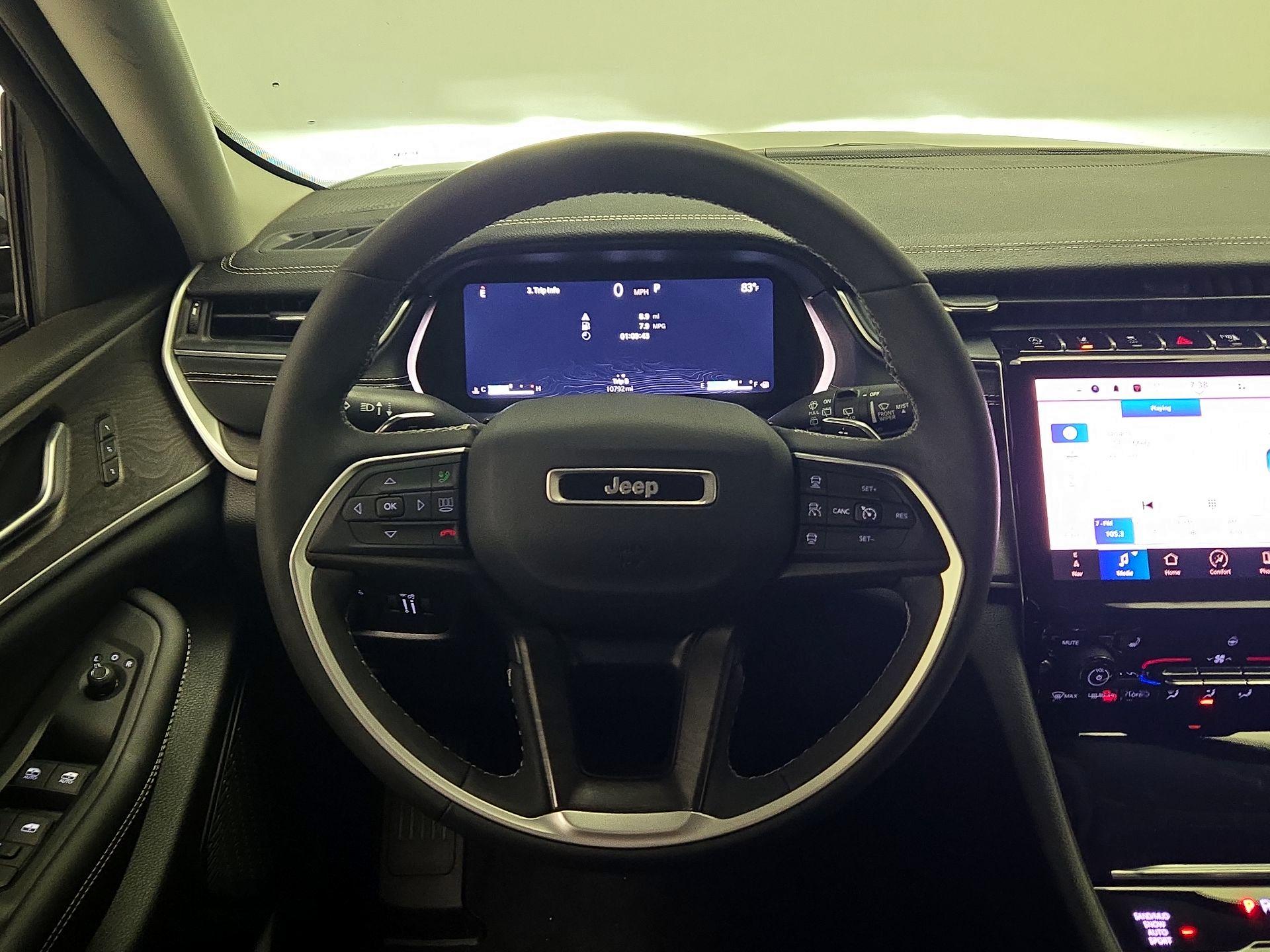 Thumbnail: 2023 Jeep Grand Cherokee - 10