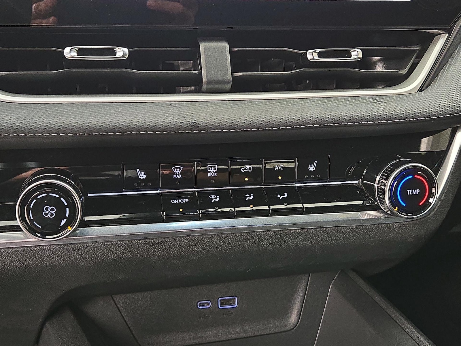 2026 Chevrolet Equinox LT - Photo 18
