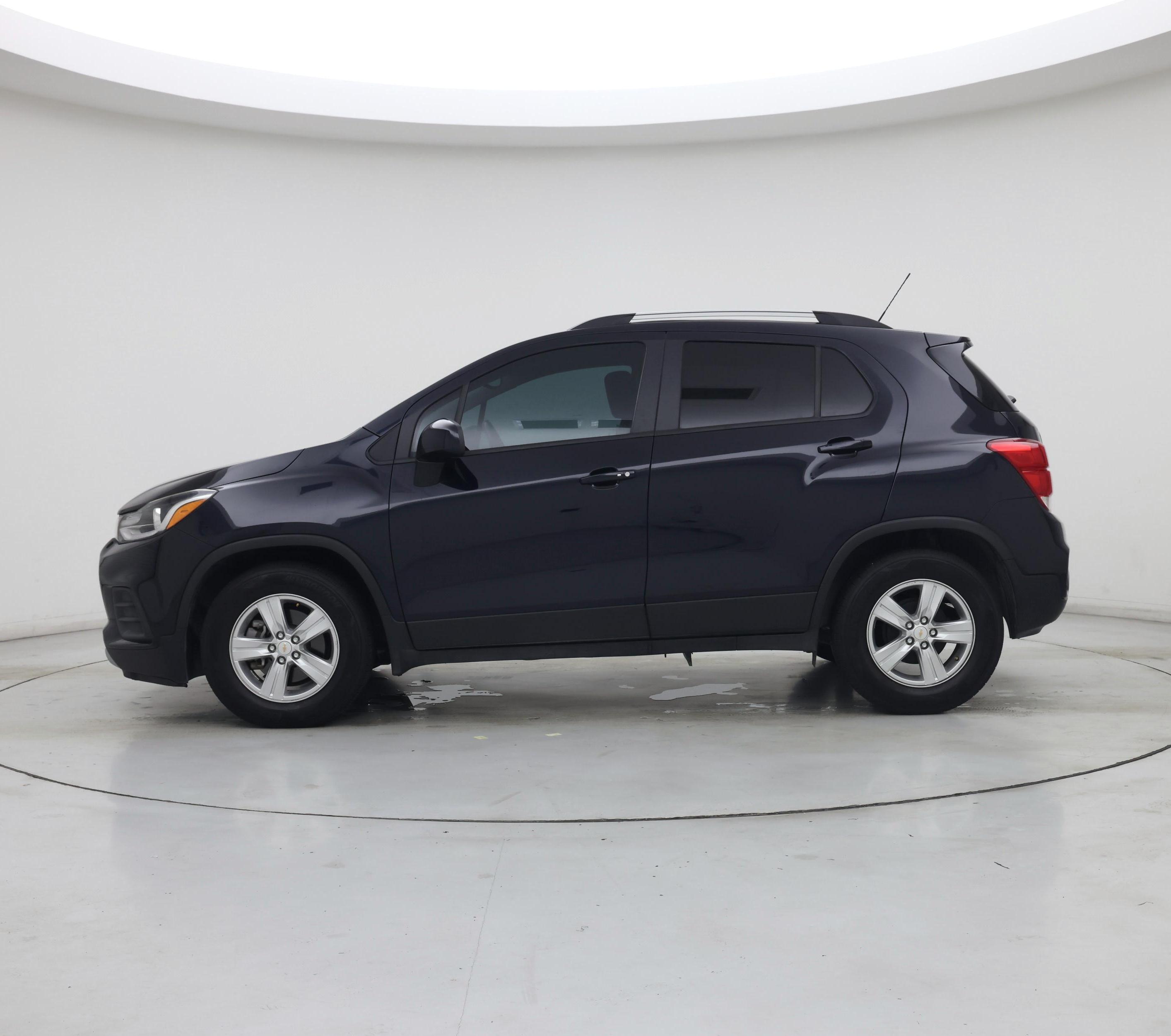 Thumbnail: 2022 Chevrolet Trax - 3