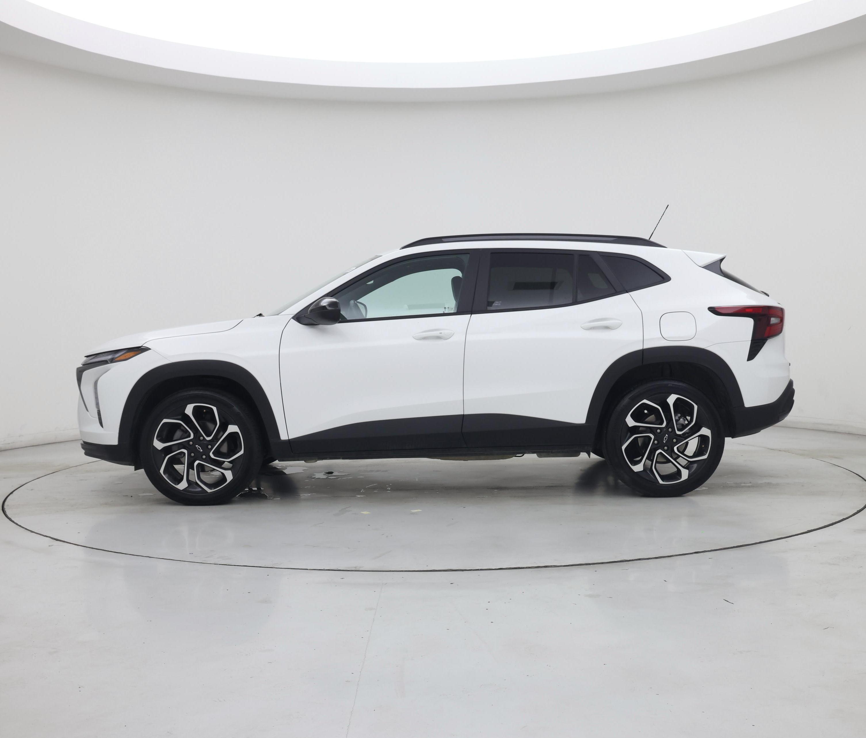 Thumbnail: 2025 Chevrolet Trax - 3