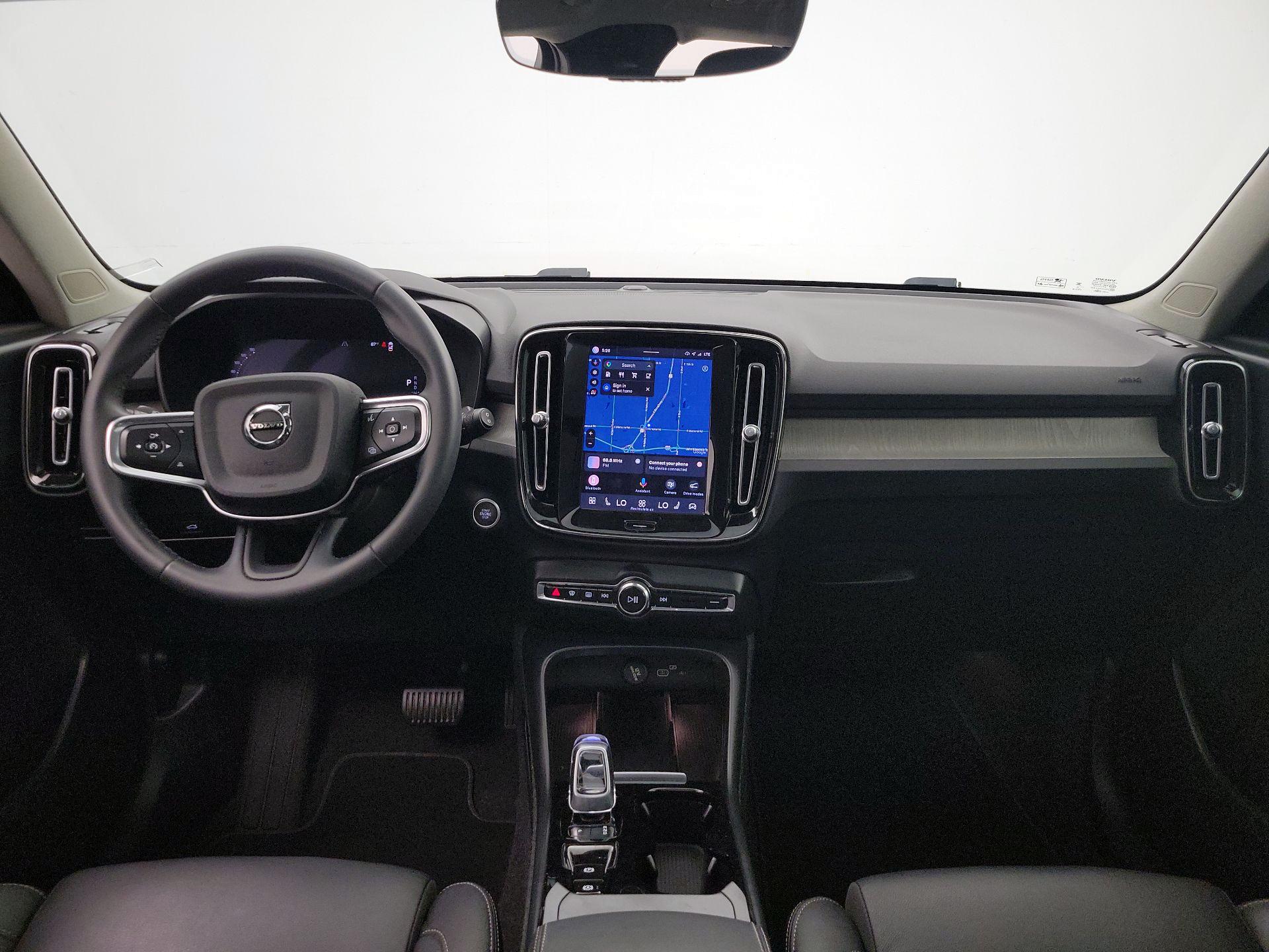 Thumbnail: 2024 Volvo XC40 - 9