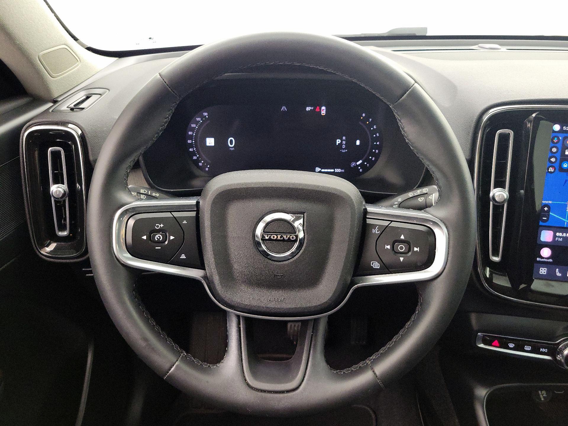 Thumbnail: 2024 Volvo XC40 - 10