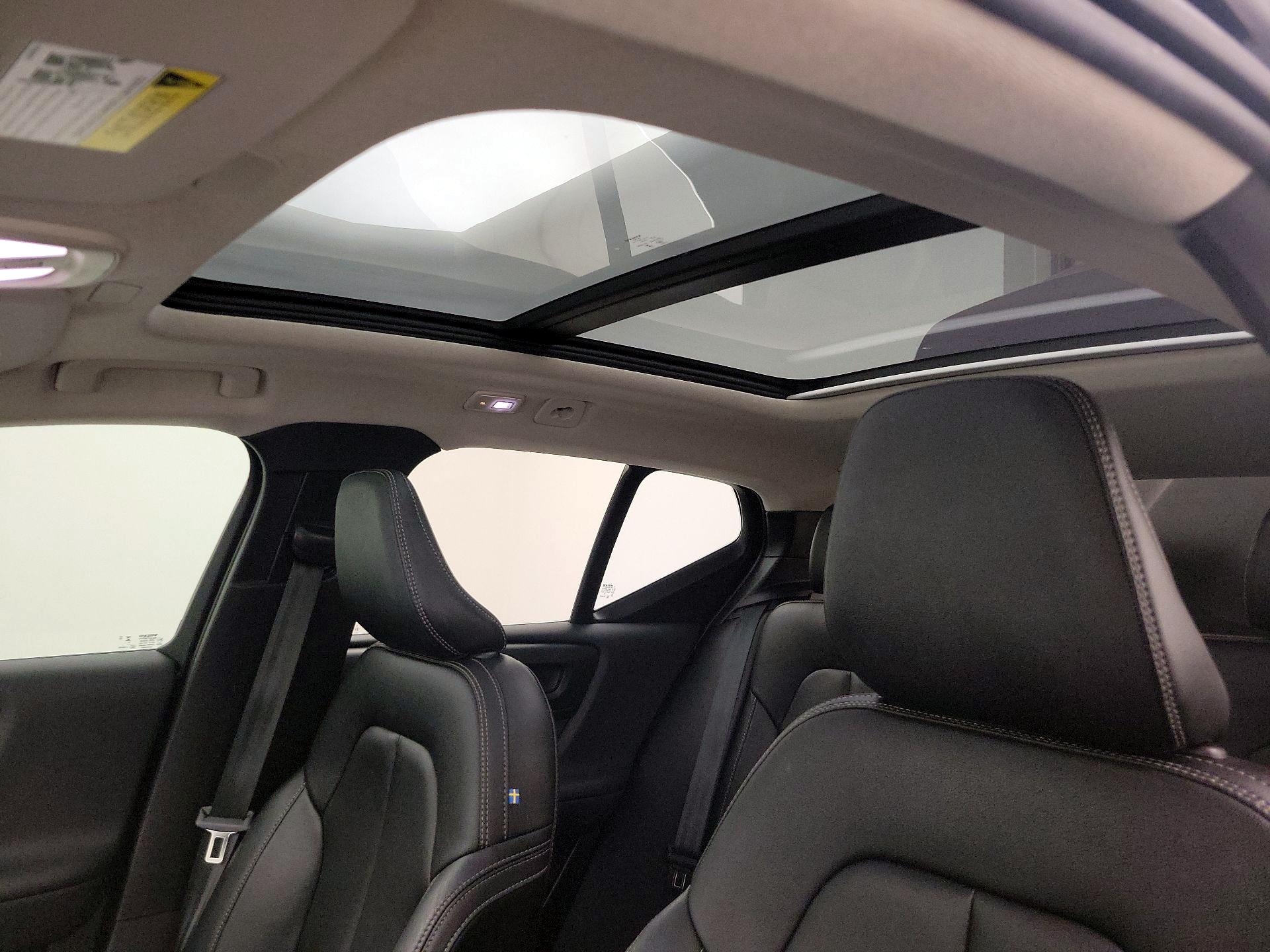 Thumbnail: 2024 Volvo XC40 - 20