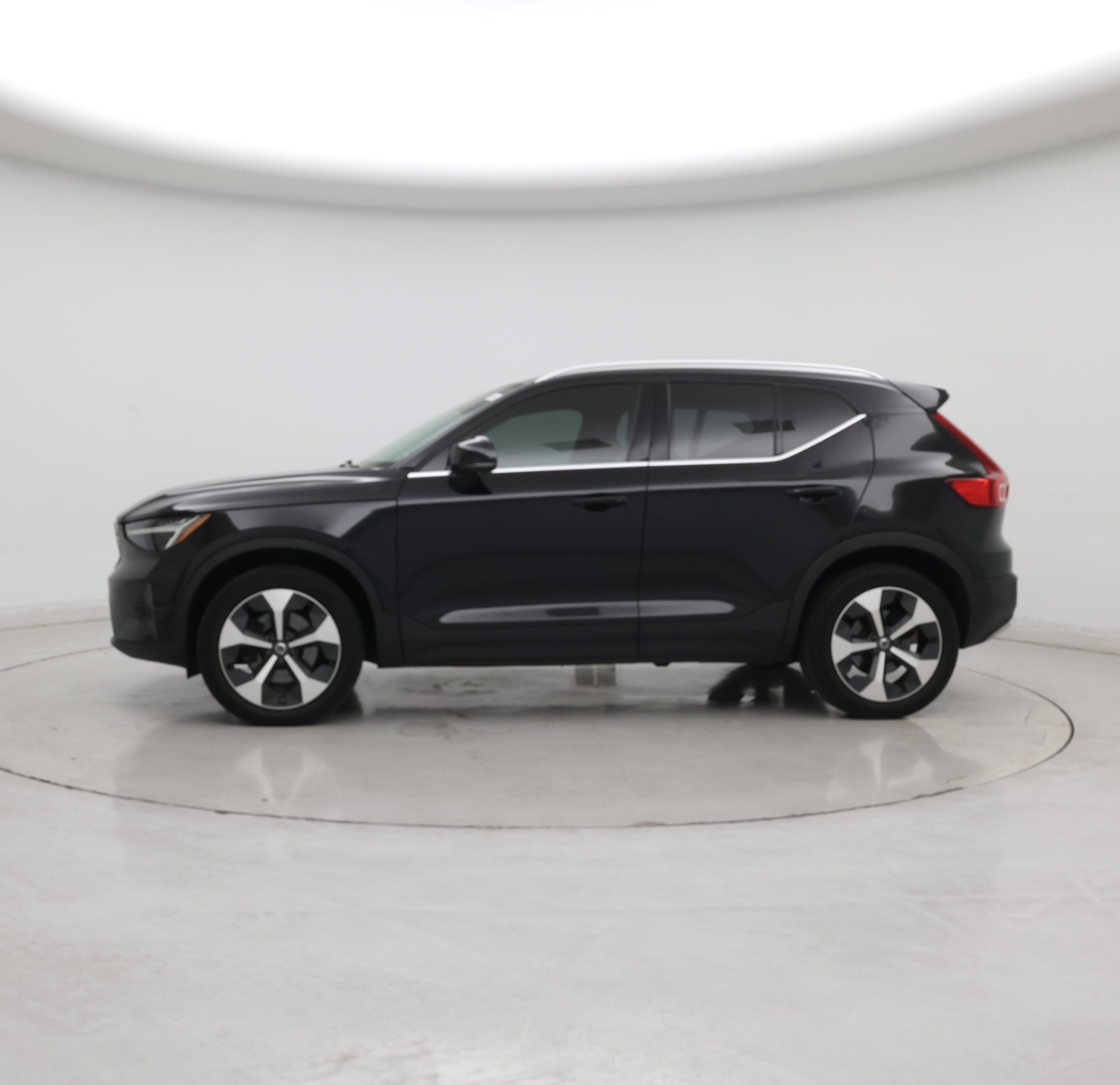 Thumbnail: 2024 Volvo XC40 - 3
