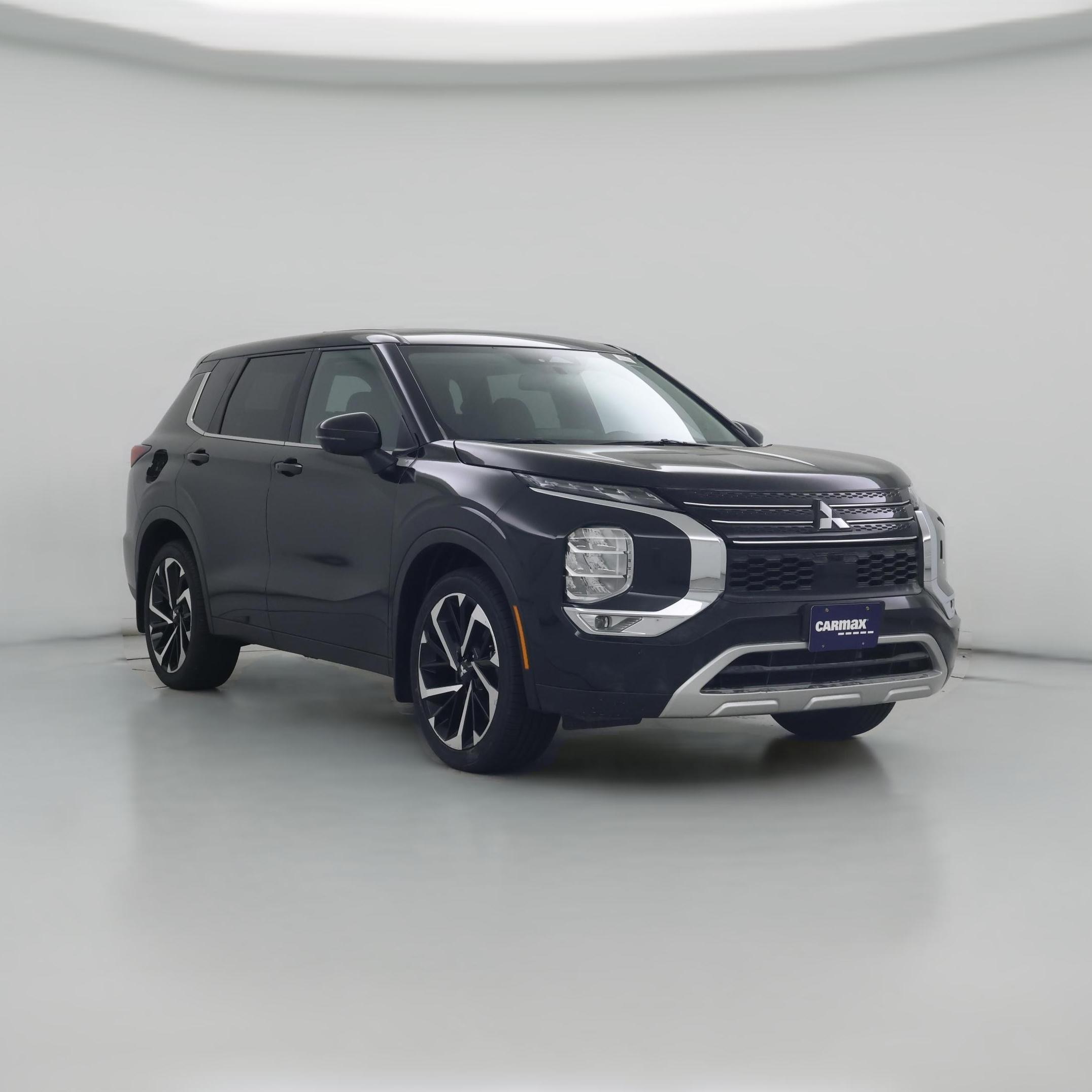 Thumbnail: 2023 Mitsubishi Outlander - 1
