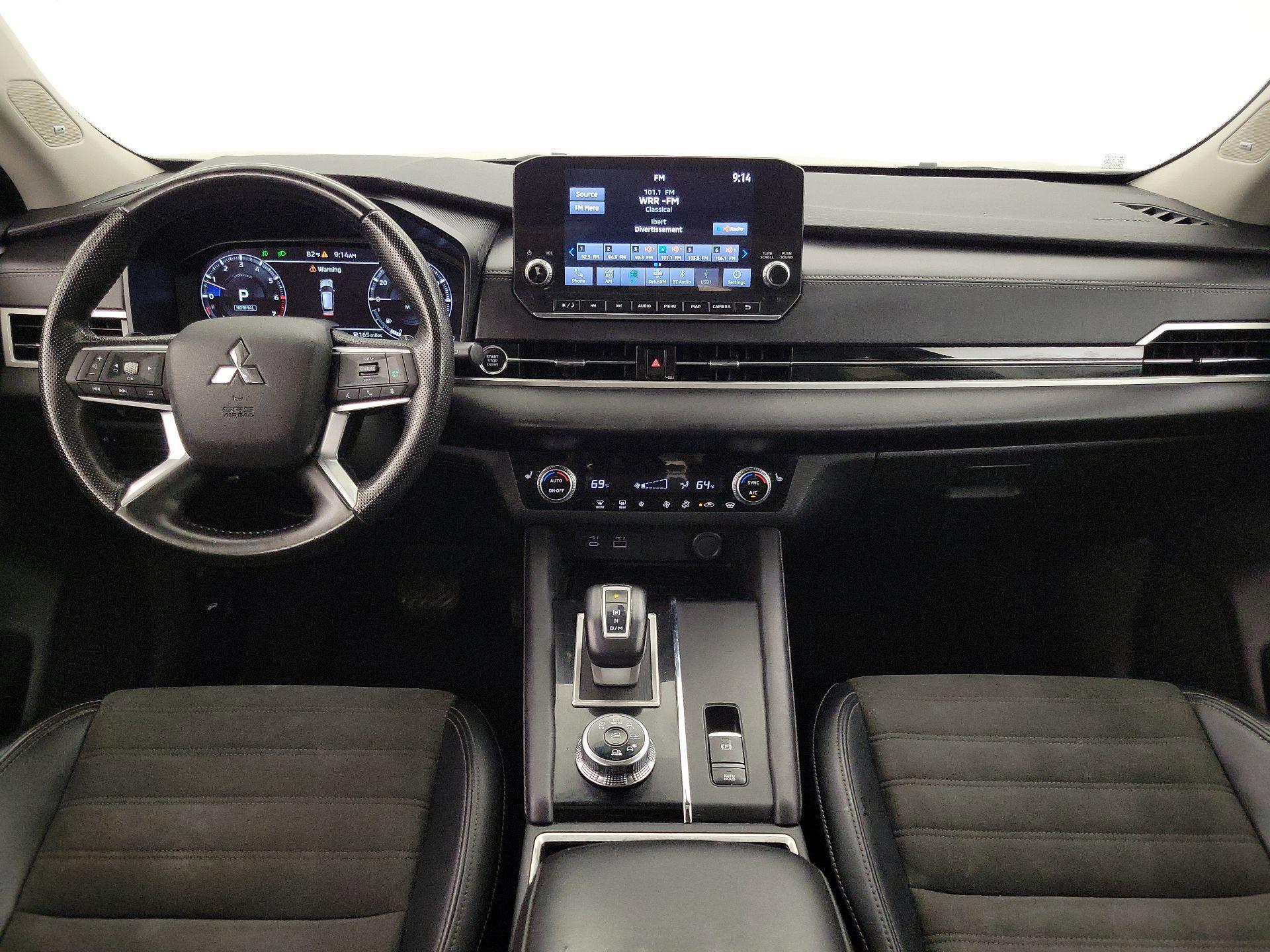 Thumbnail: 2023 Mitsubishi Outlander - 9