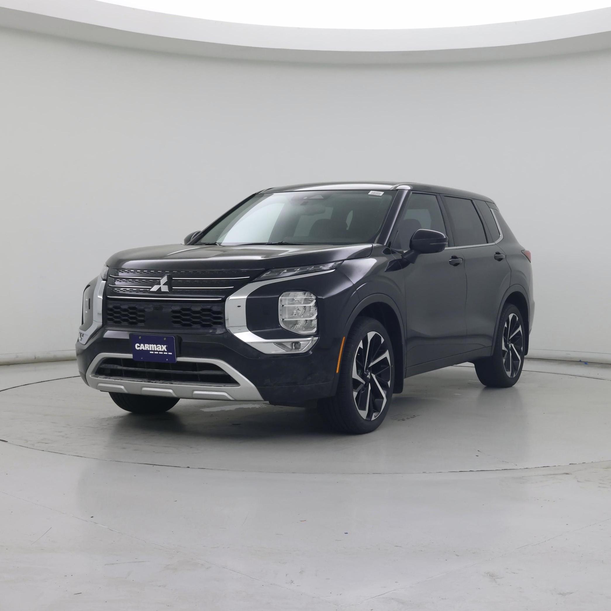 Thumbnail: 2023 Mitsubishi Outlander - 4