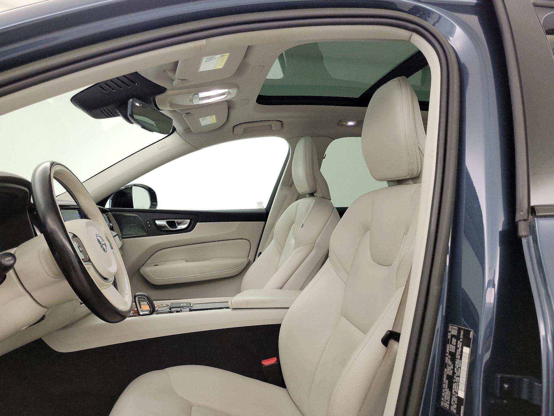 Thumbnail: 2023 Volvo XC60 - 19
