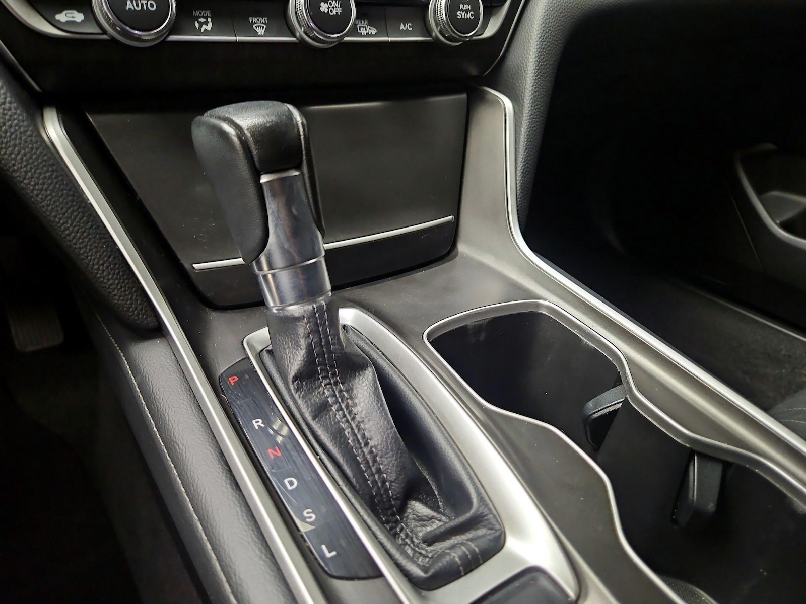 2022 Honda Accord EX-L - Photo 17