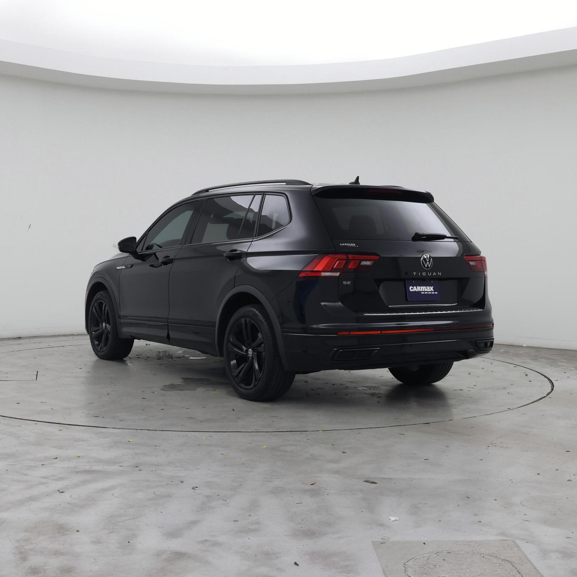 Thumbnail: 2023 Volkswagen Tiguan - 2