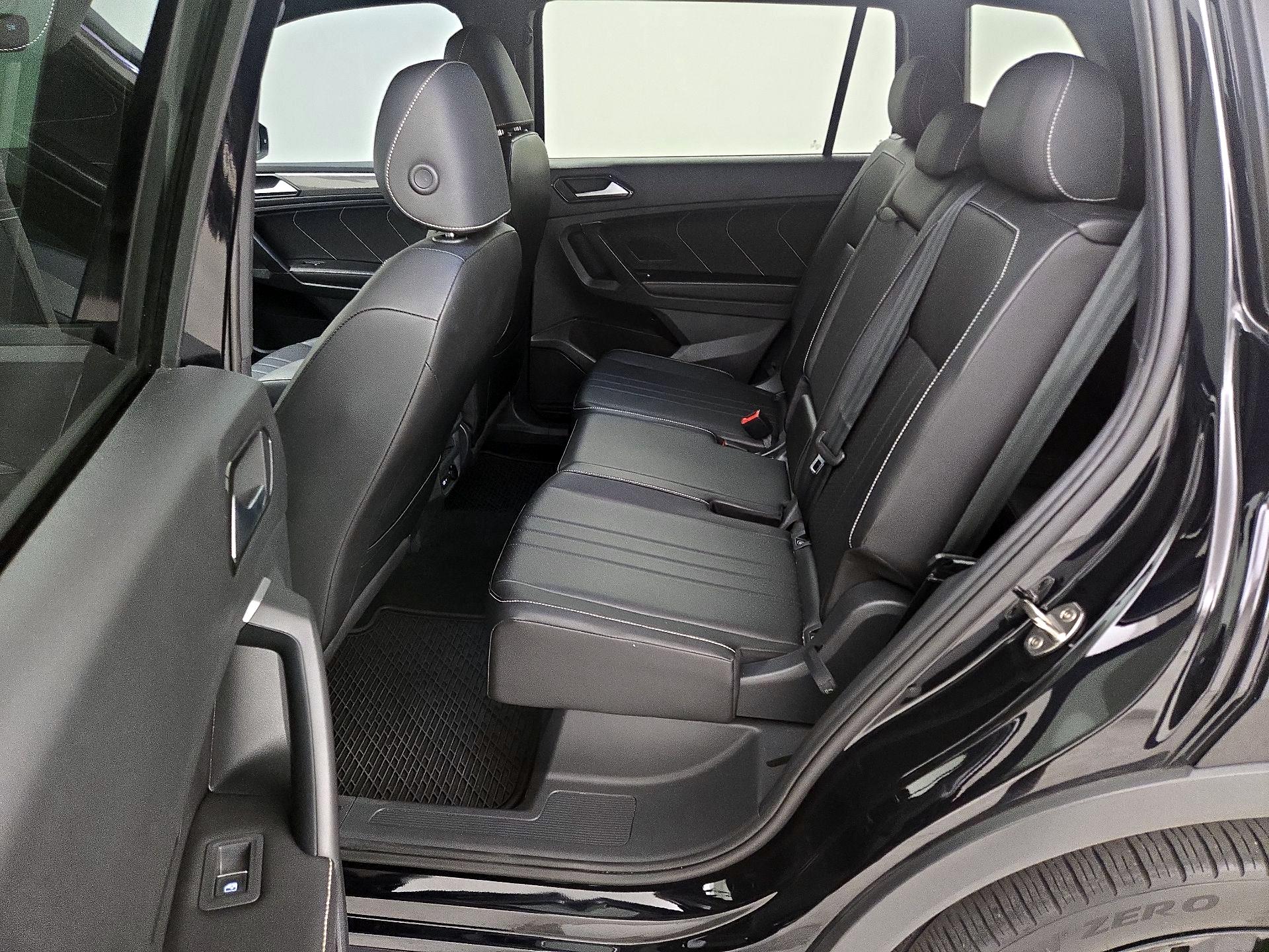 Thumbnail: 2023 Volkswagen Tiguan - 20