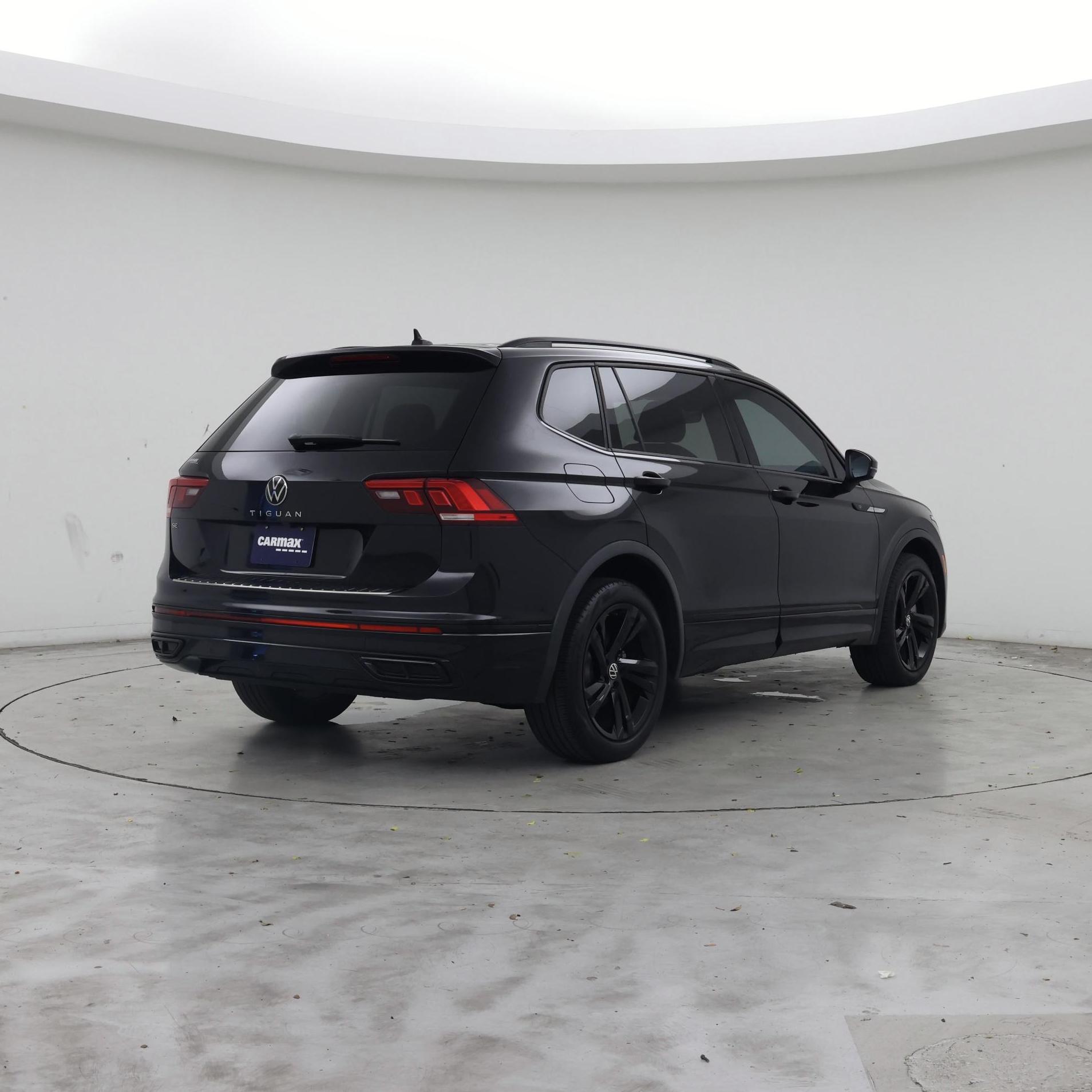 Thumbnail: 2023 Volkswagen Tiguan - 8