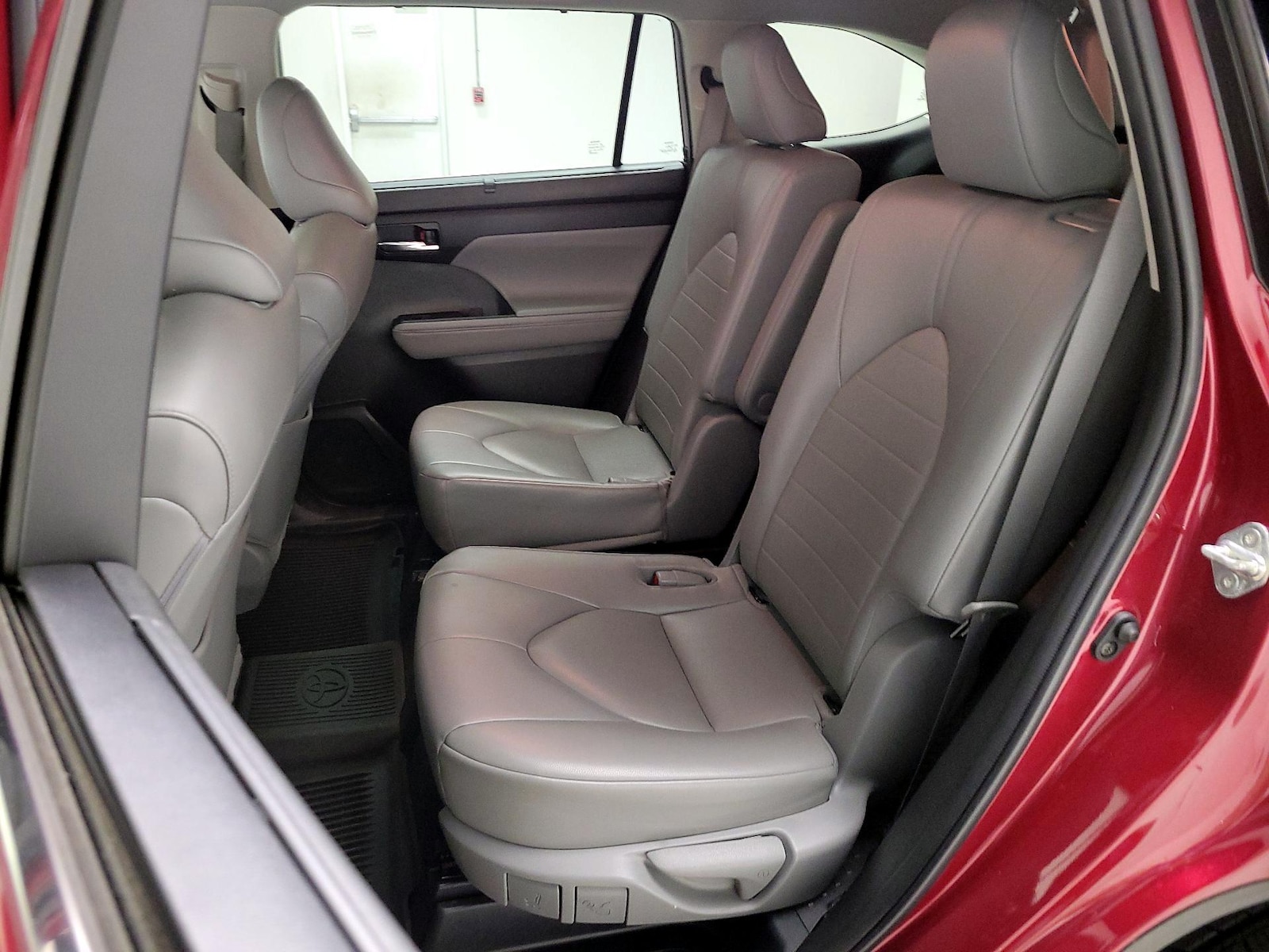 2022 Toyota Highlander XLE - Photo 22