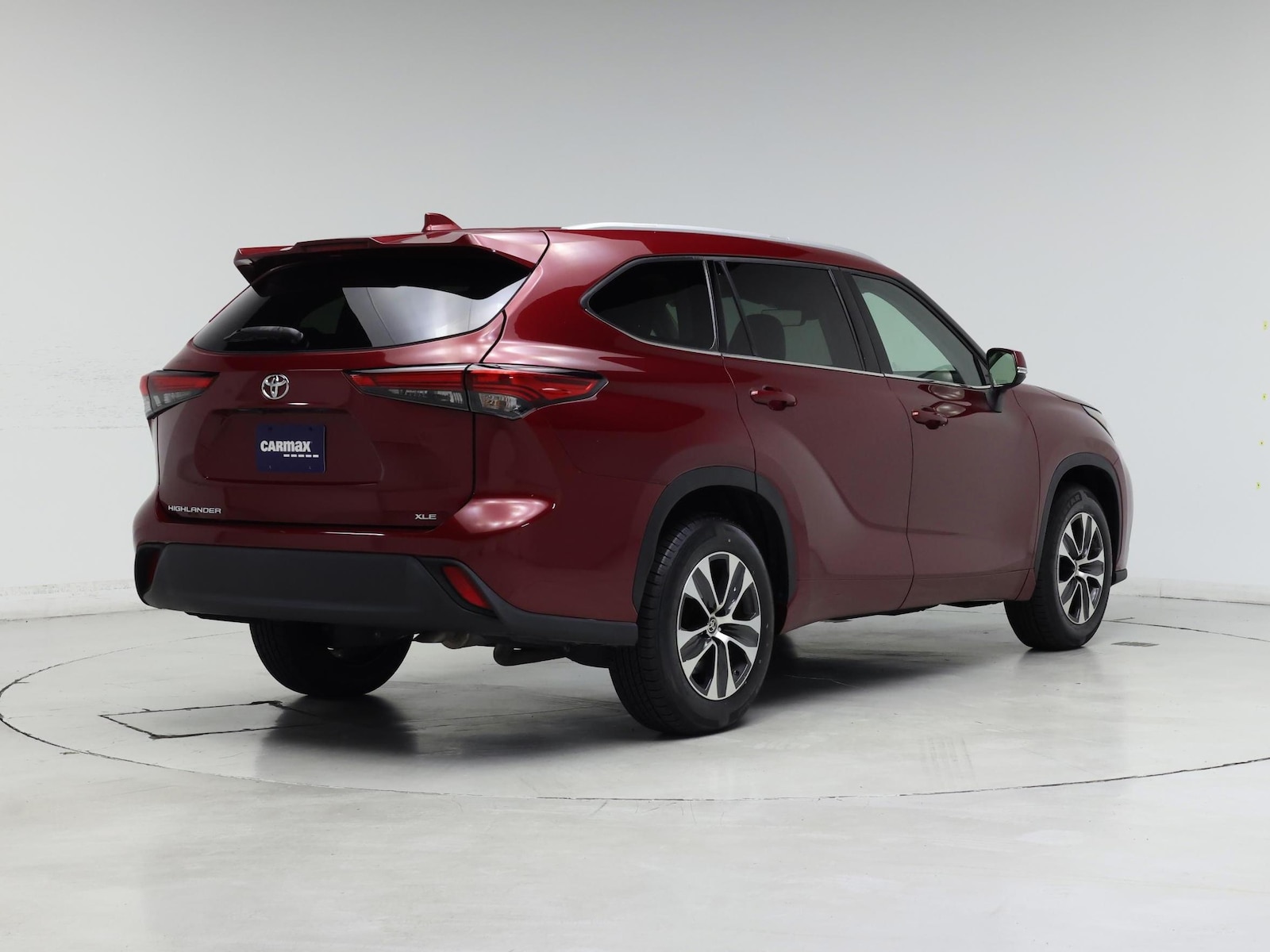 2022 Toyota Highlander XLE - Photo 9