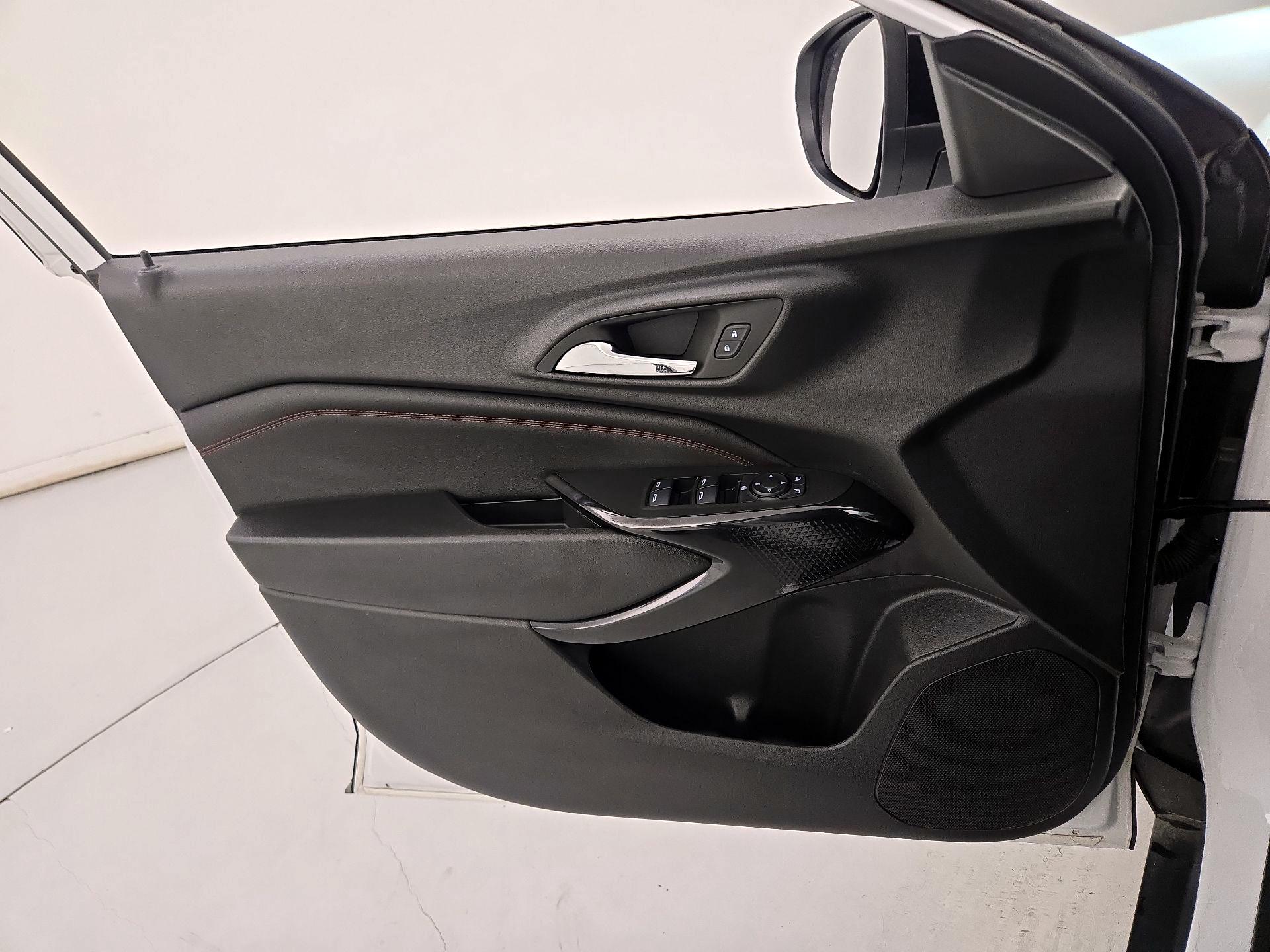 Thumbnail: 2025 Chevrolet Trax - 12