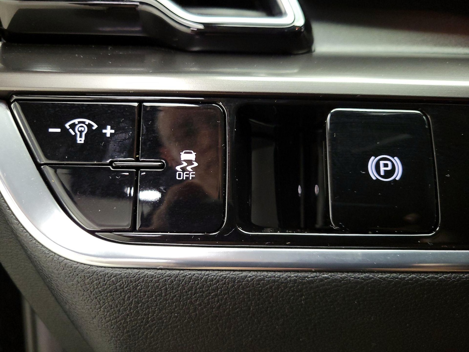 2025 Kia Sportage EX - Photo 14