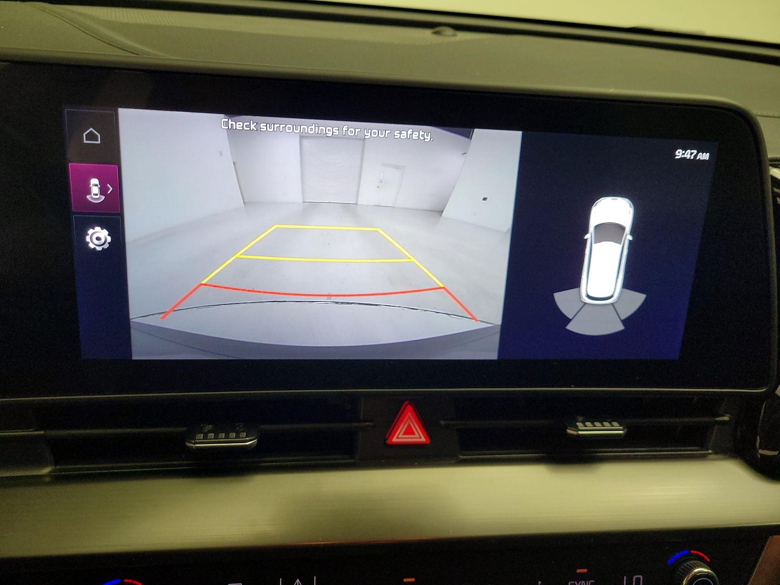 2025 Kia Sportage EX - Photo 16