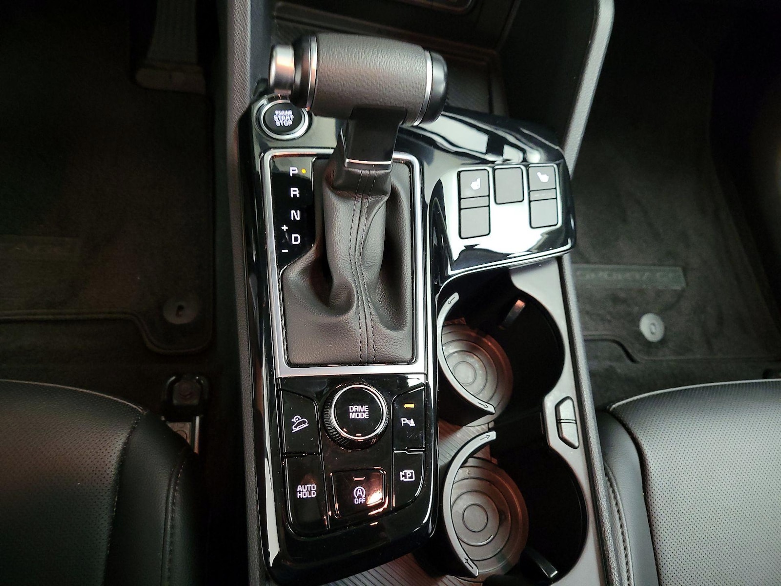 2025 Kia Sportage EX - Photo 19