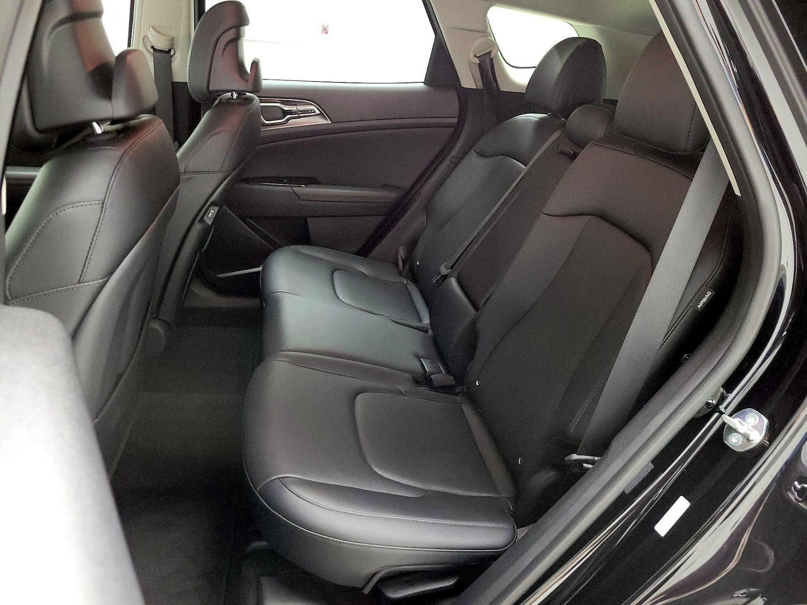 2025 Kia Sportage EX - Photo 21