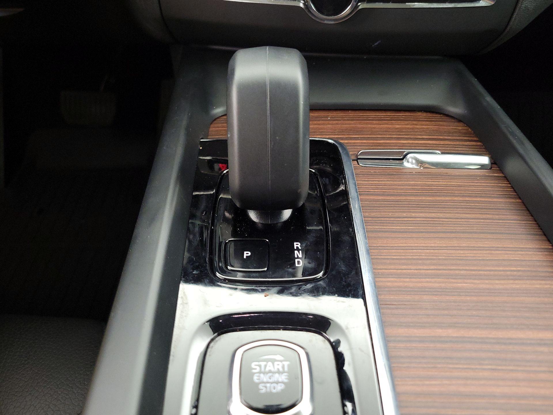 Thumbnail: 2024 Volvo XC60 - 17