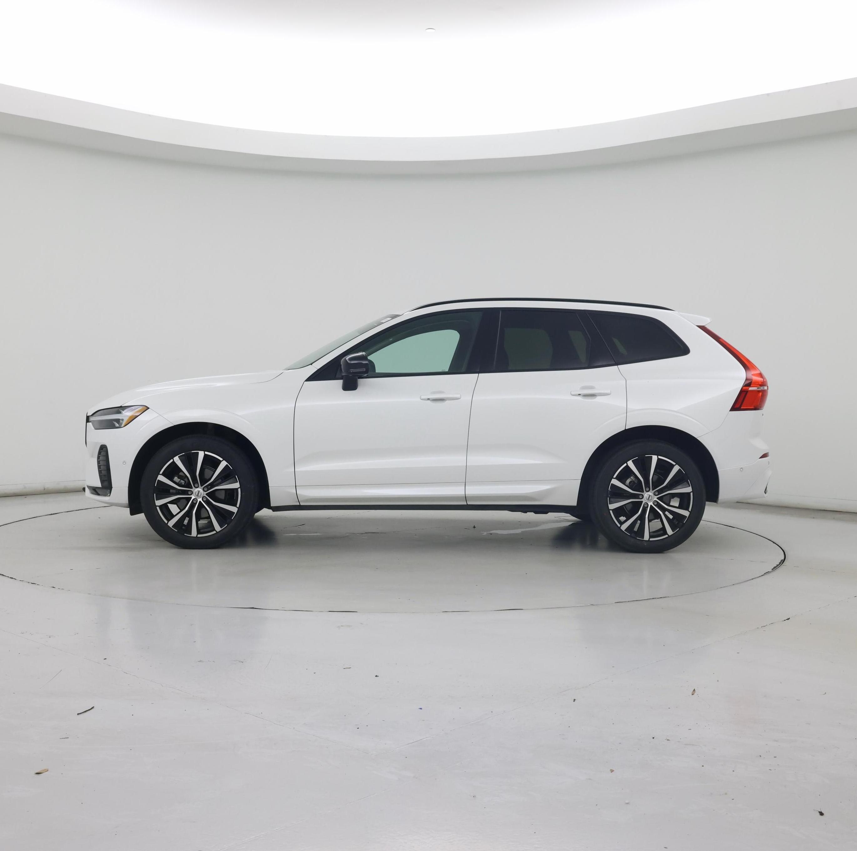 Thumbnail: 2024 Volvo XC60 - 3
