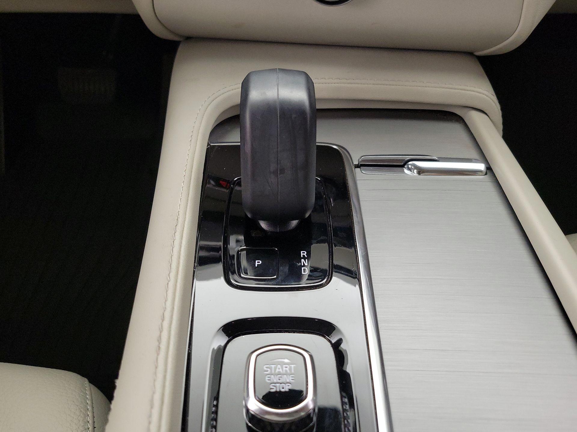 Thumbnail: 2023 Volvo XC90 - 17