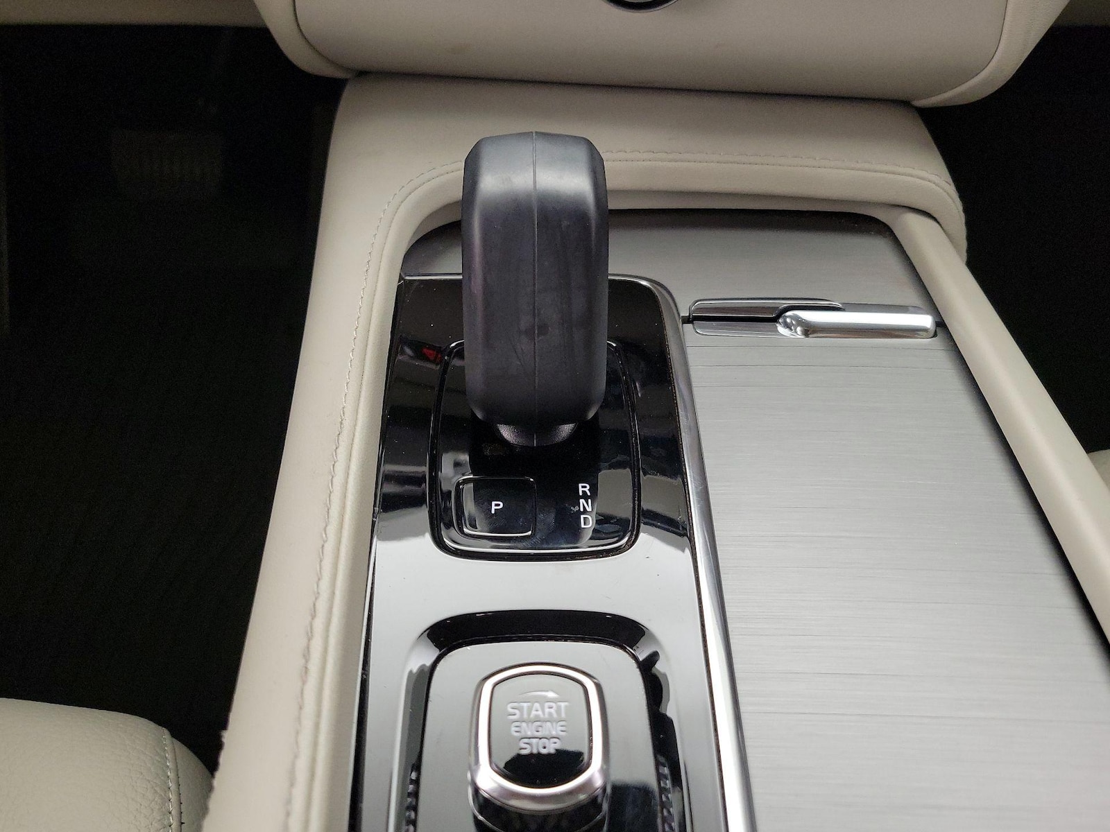 2023 Volvo XC90 Core - Photo 18