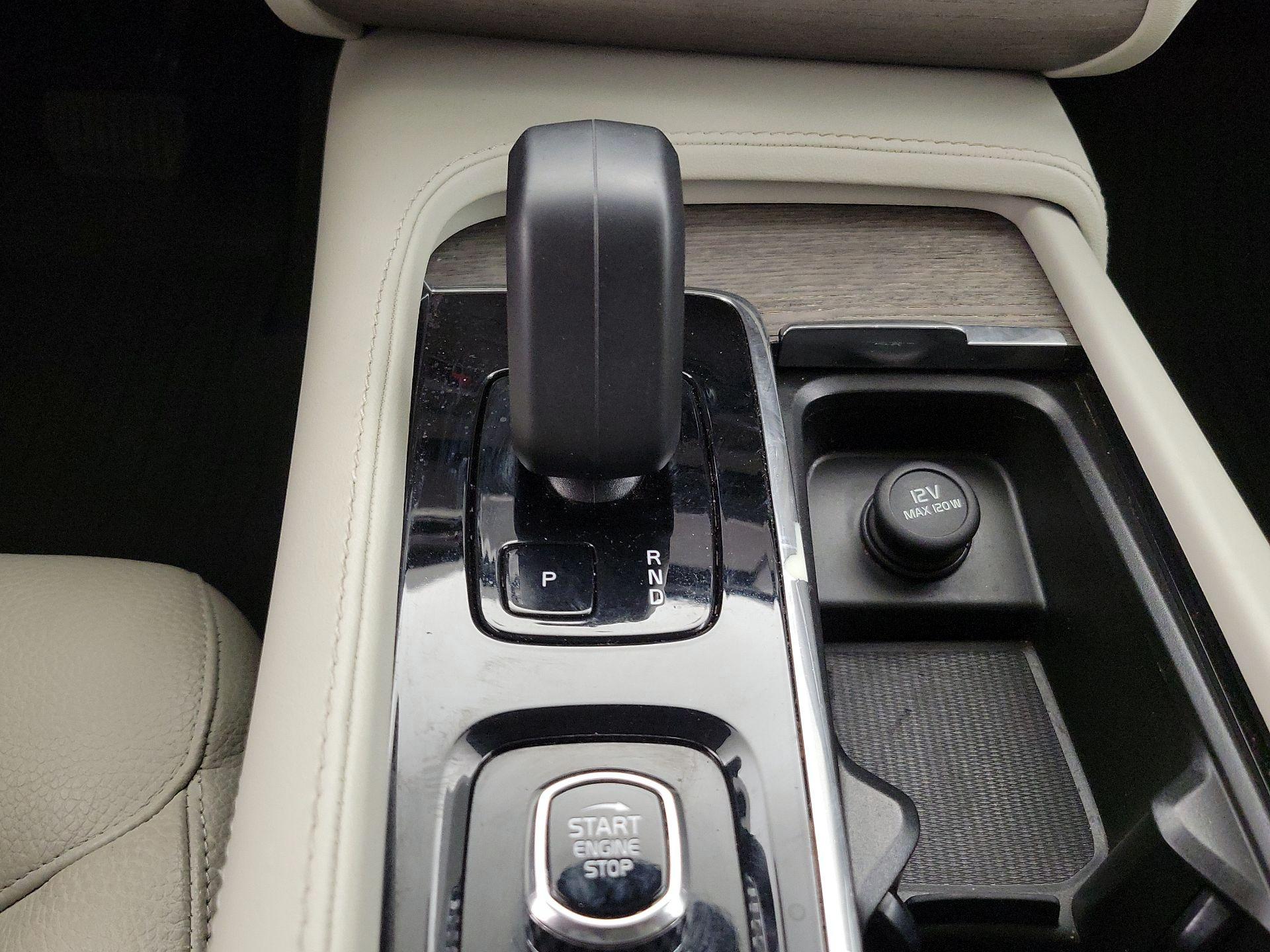 Thumbnail: 2023 Volvo XC90 - 17