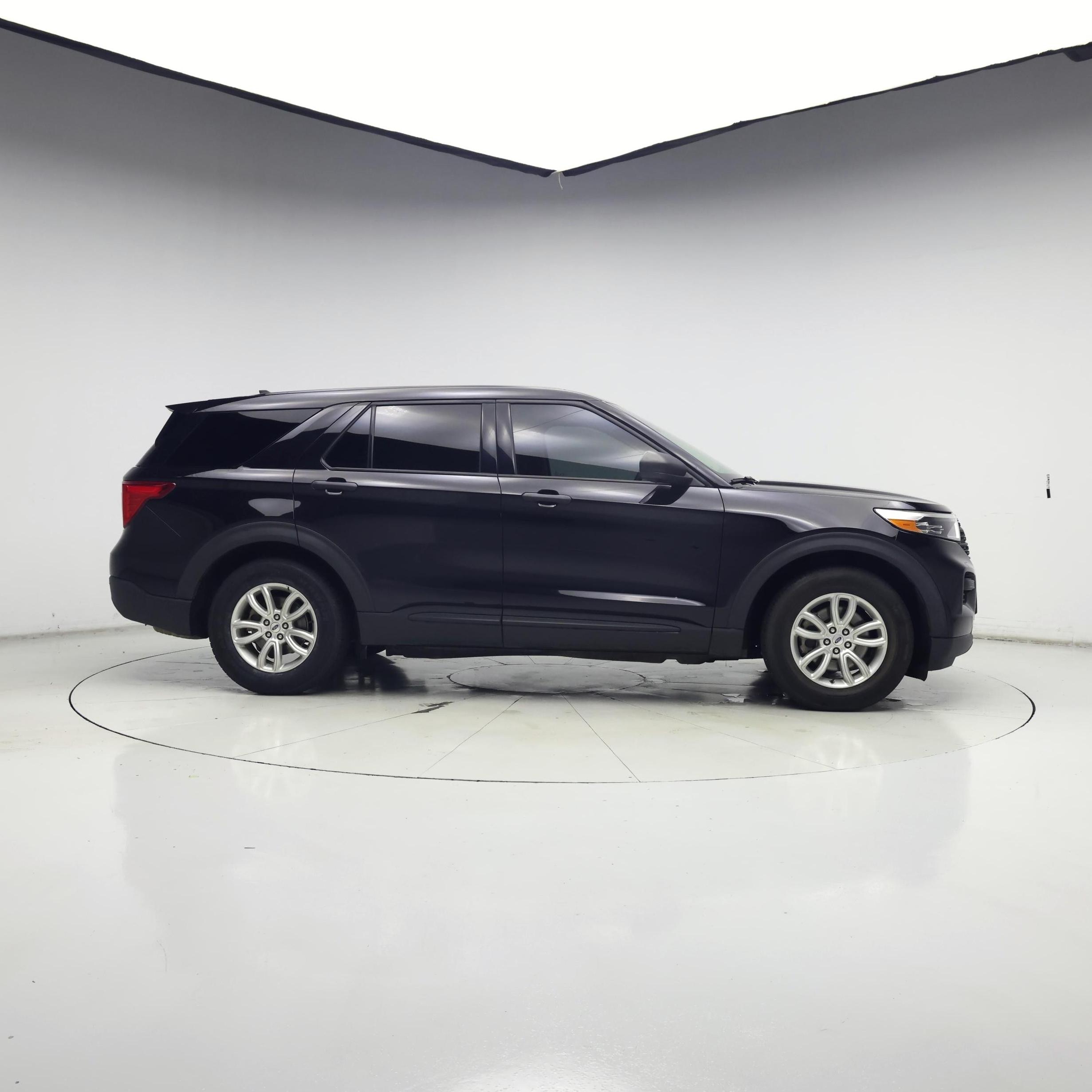 Thumbnail: 2021 Ford Explorer - 7
