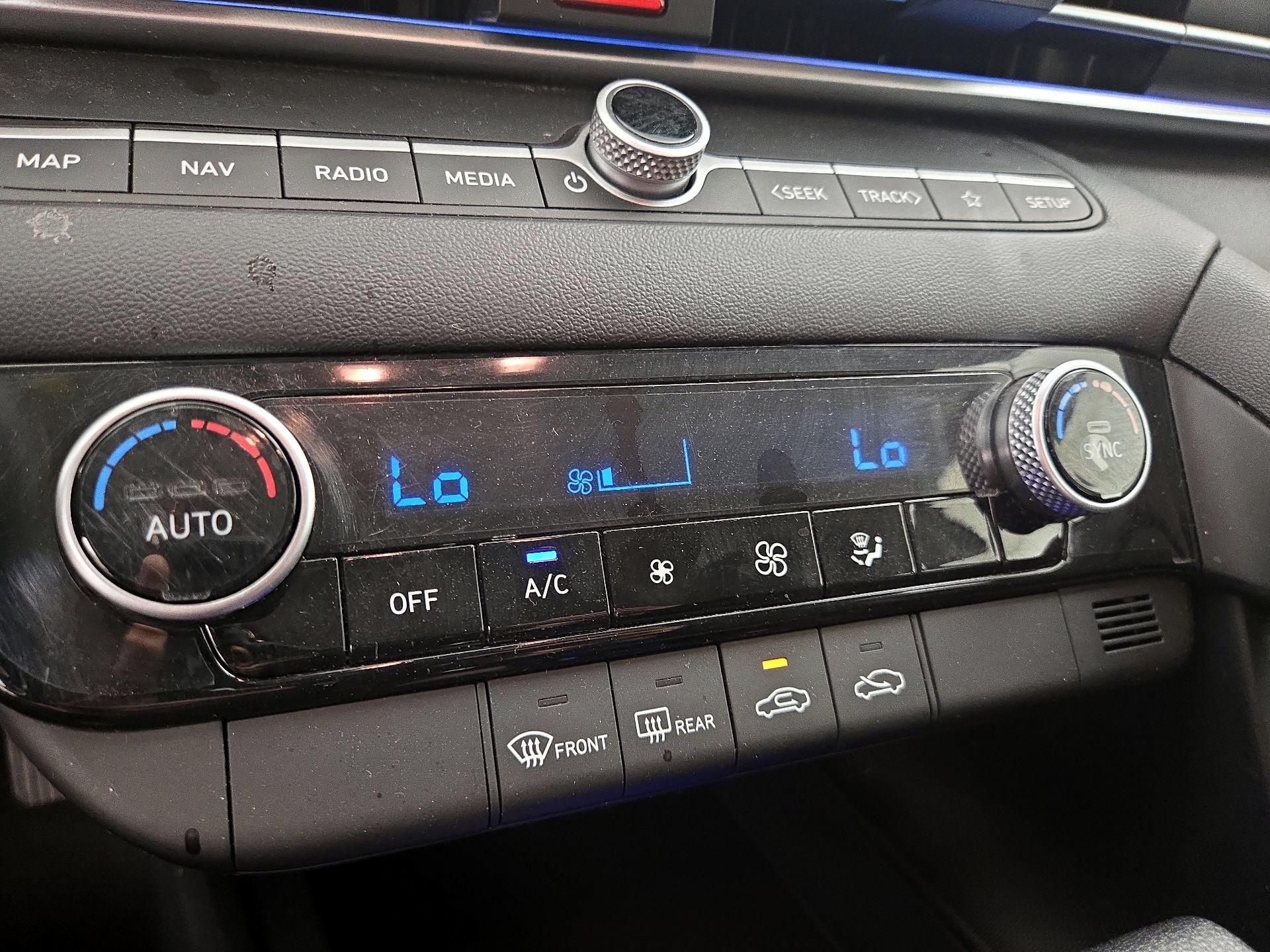 Thumbnail: 2024 Hyundai Elantra - 17
