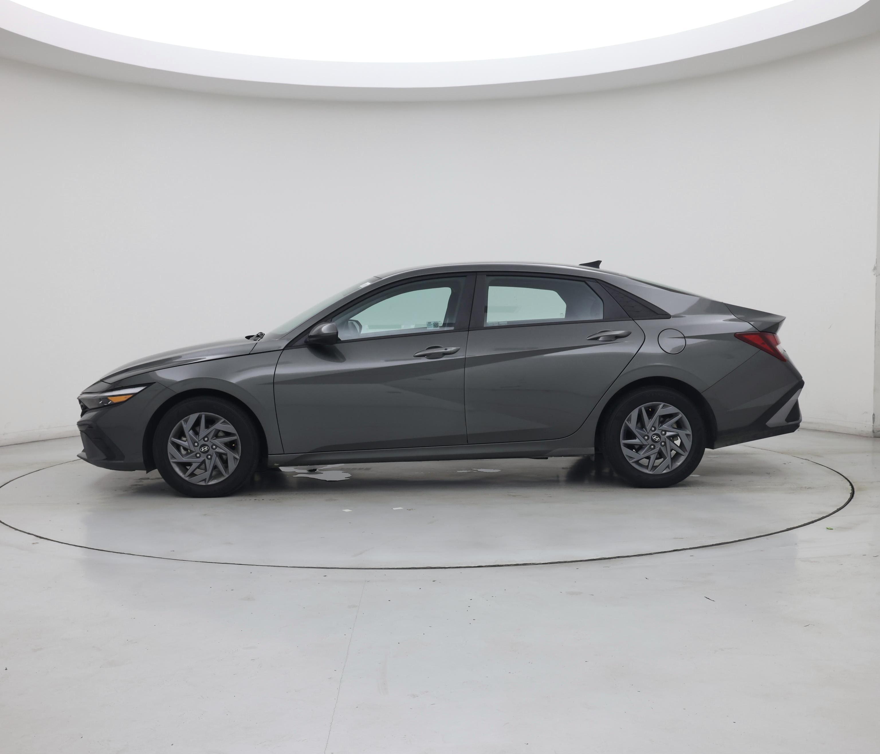 Thumbnail: 2024 Hyundai Elantra - 3