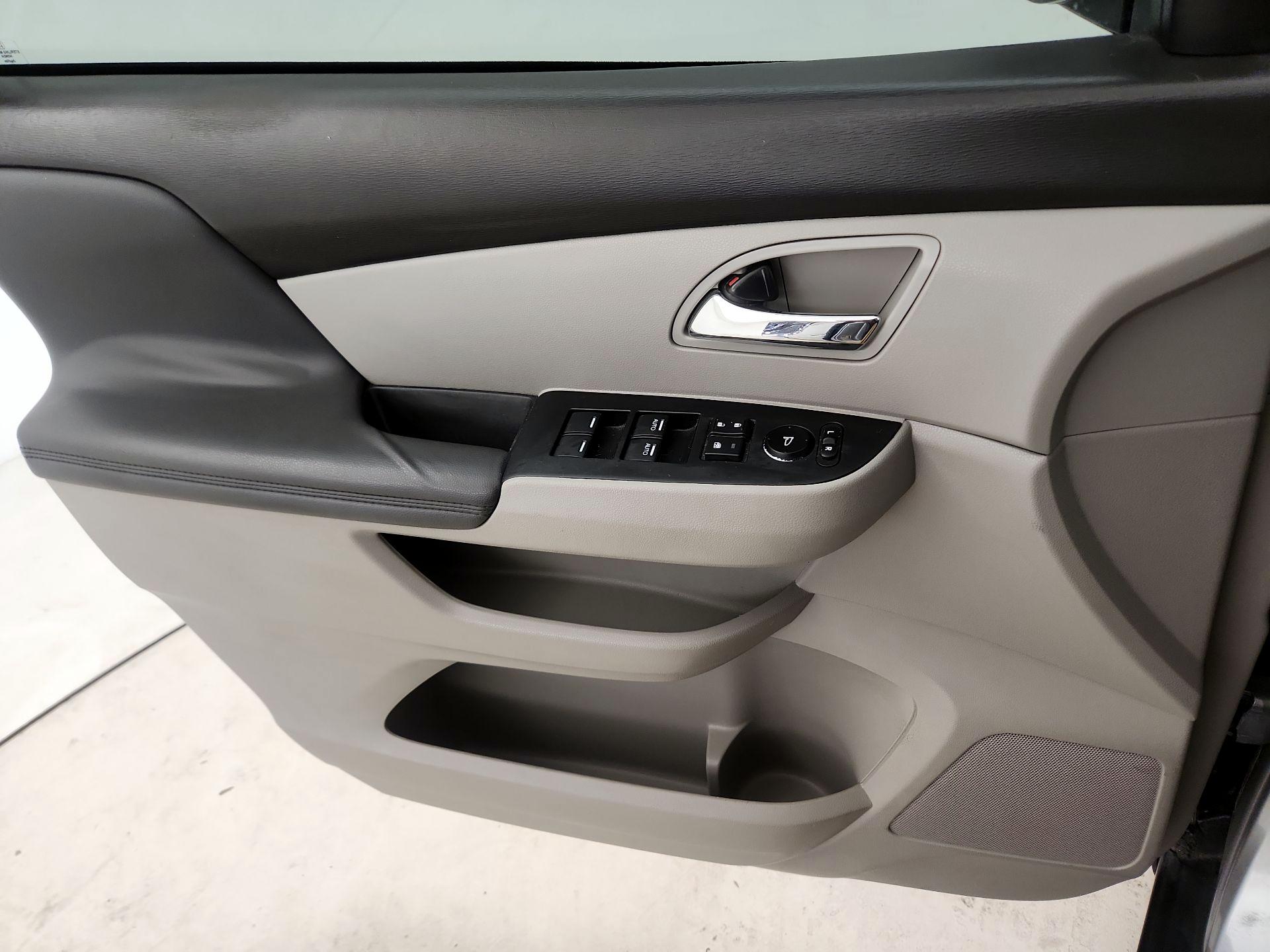 Thumbnail: 2017 Honda Odyssey - 12