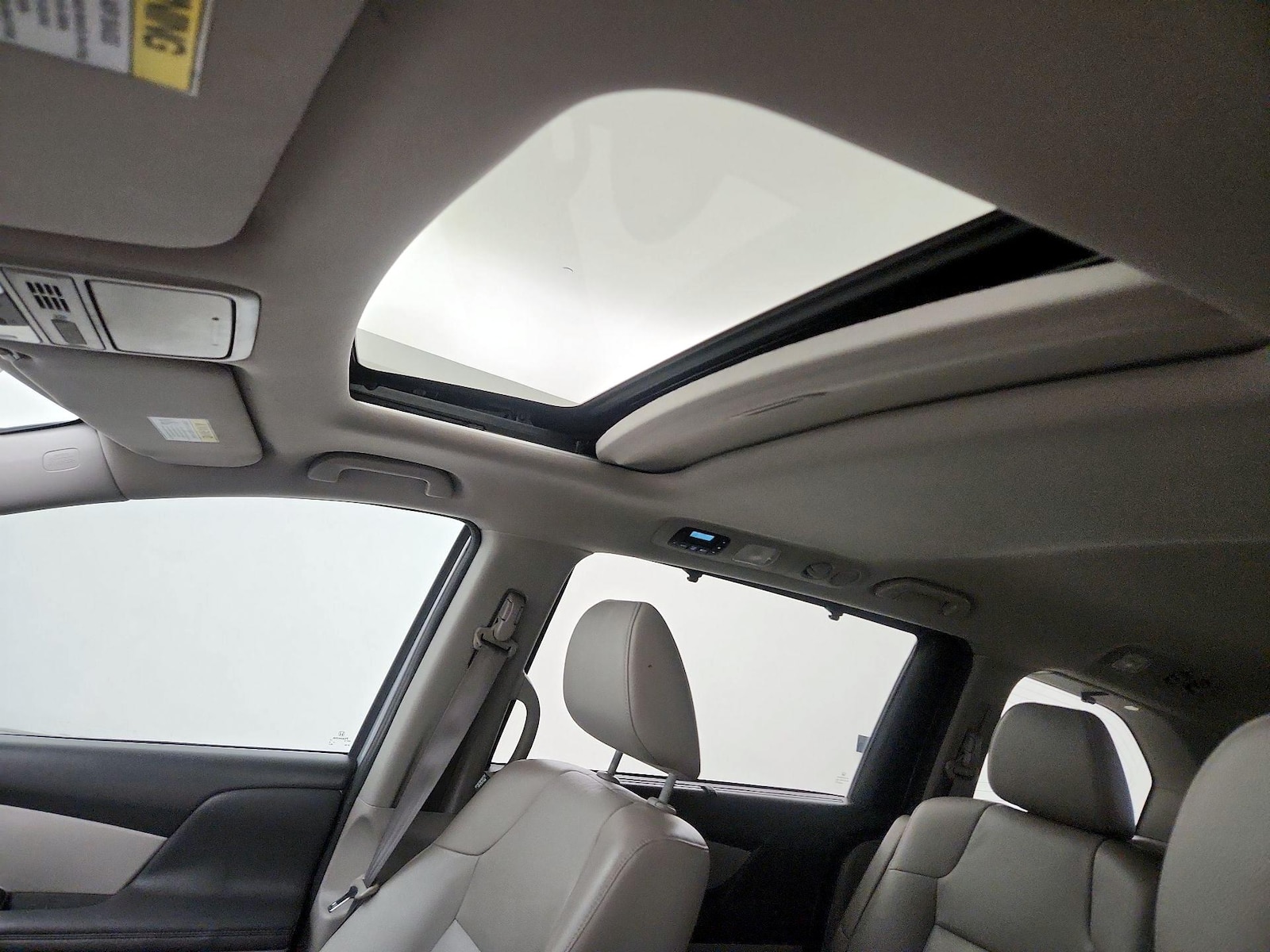 Sunroof(s) & Overhead Airbags