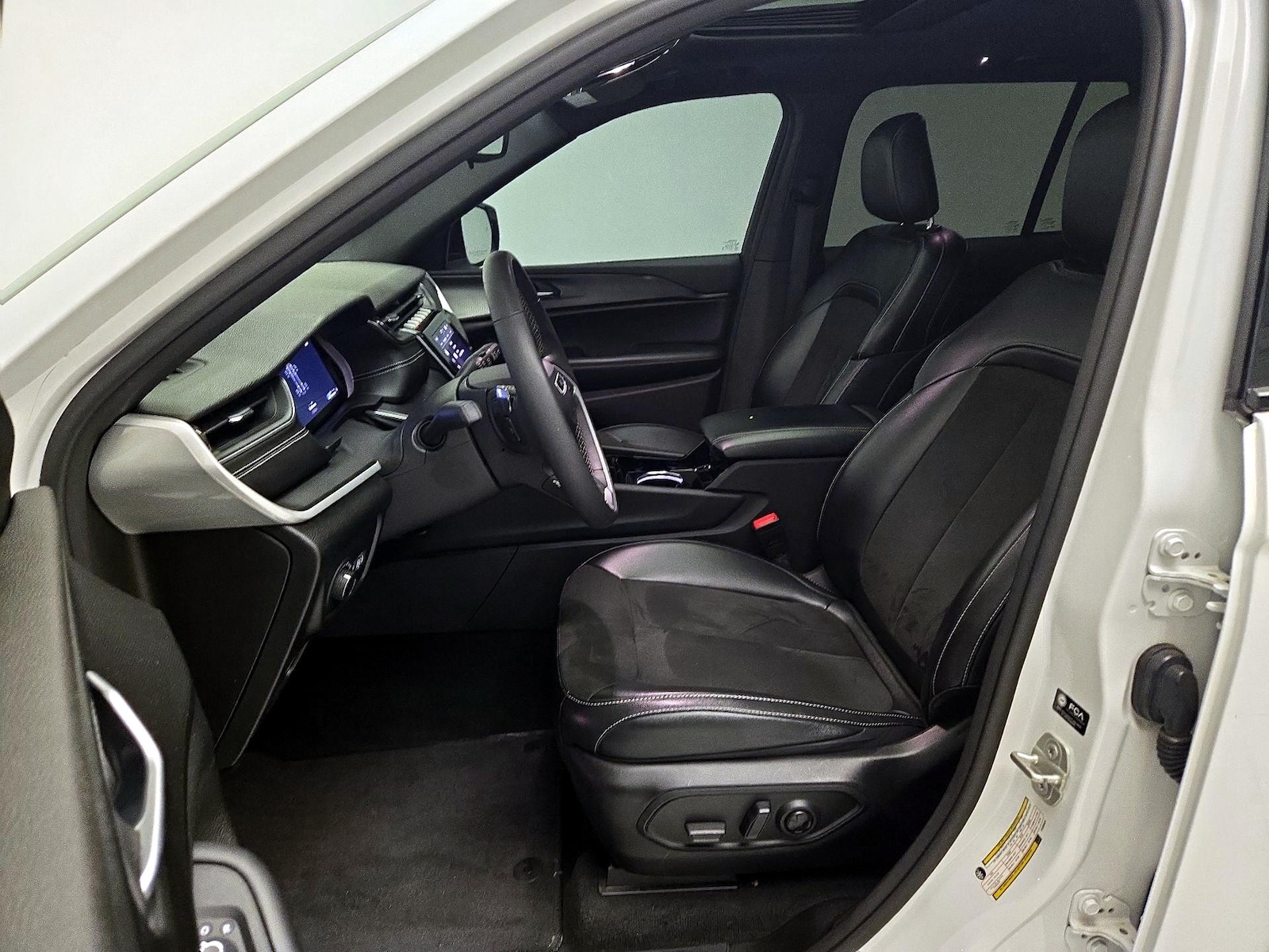 2023 Jeep Grand Cherokee Altitude - Photo 12