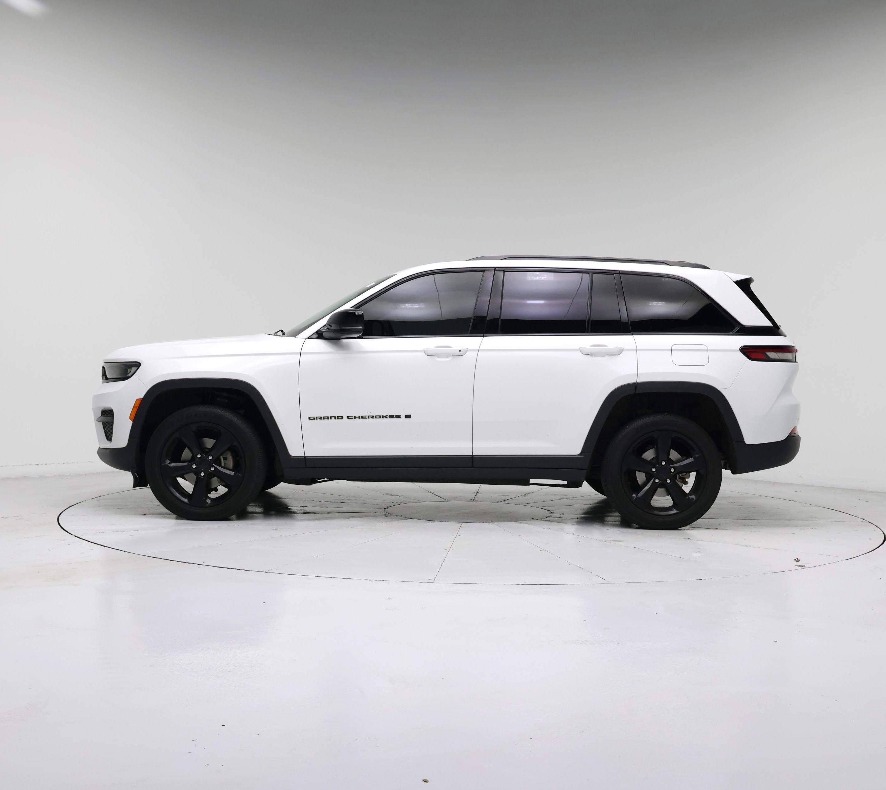Thumbnail: 2023 Jeep Grand Cherokee - 3
