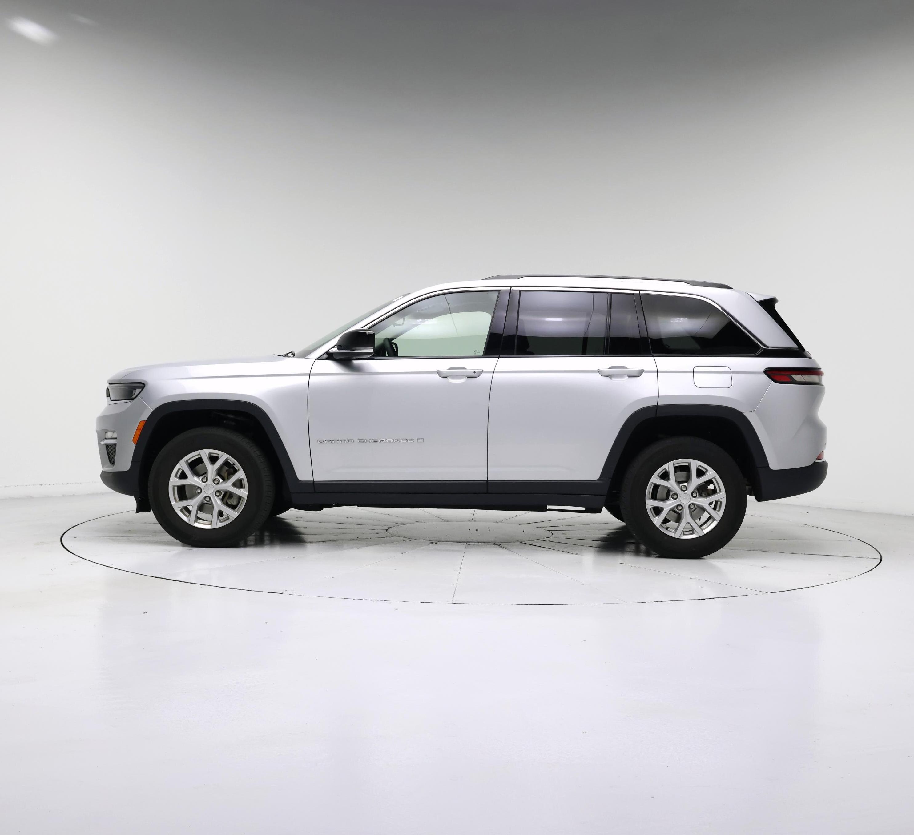 Thumbnail: 2023 Jeep Grand Cherokee - 3