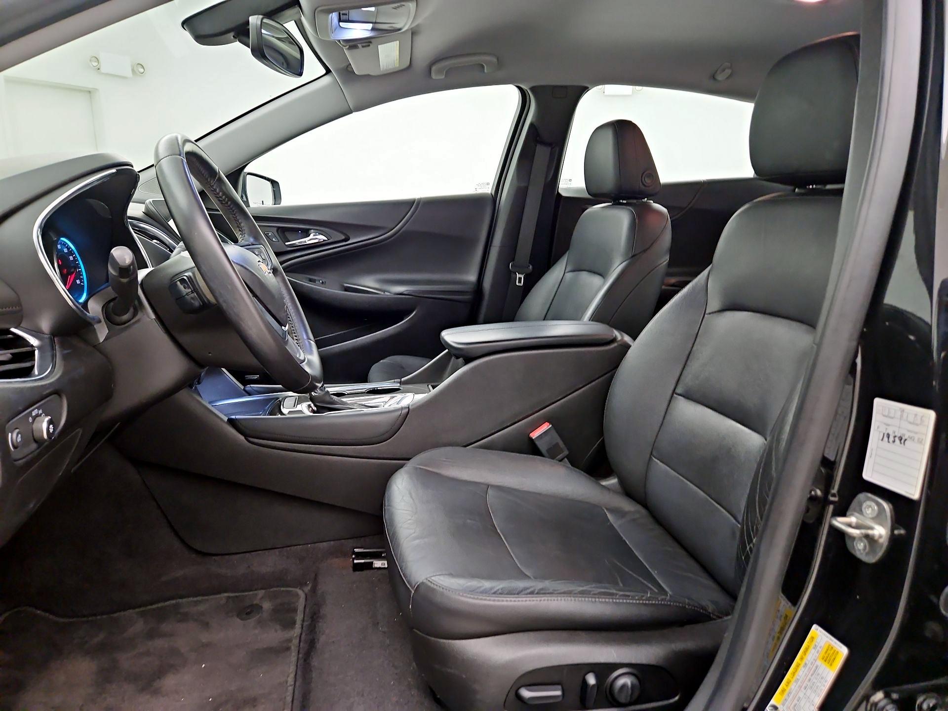 Thumbnail: 2017 Chevrolet Malibu - 11