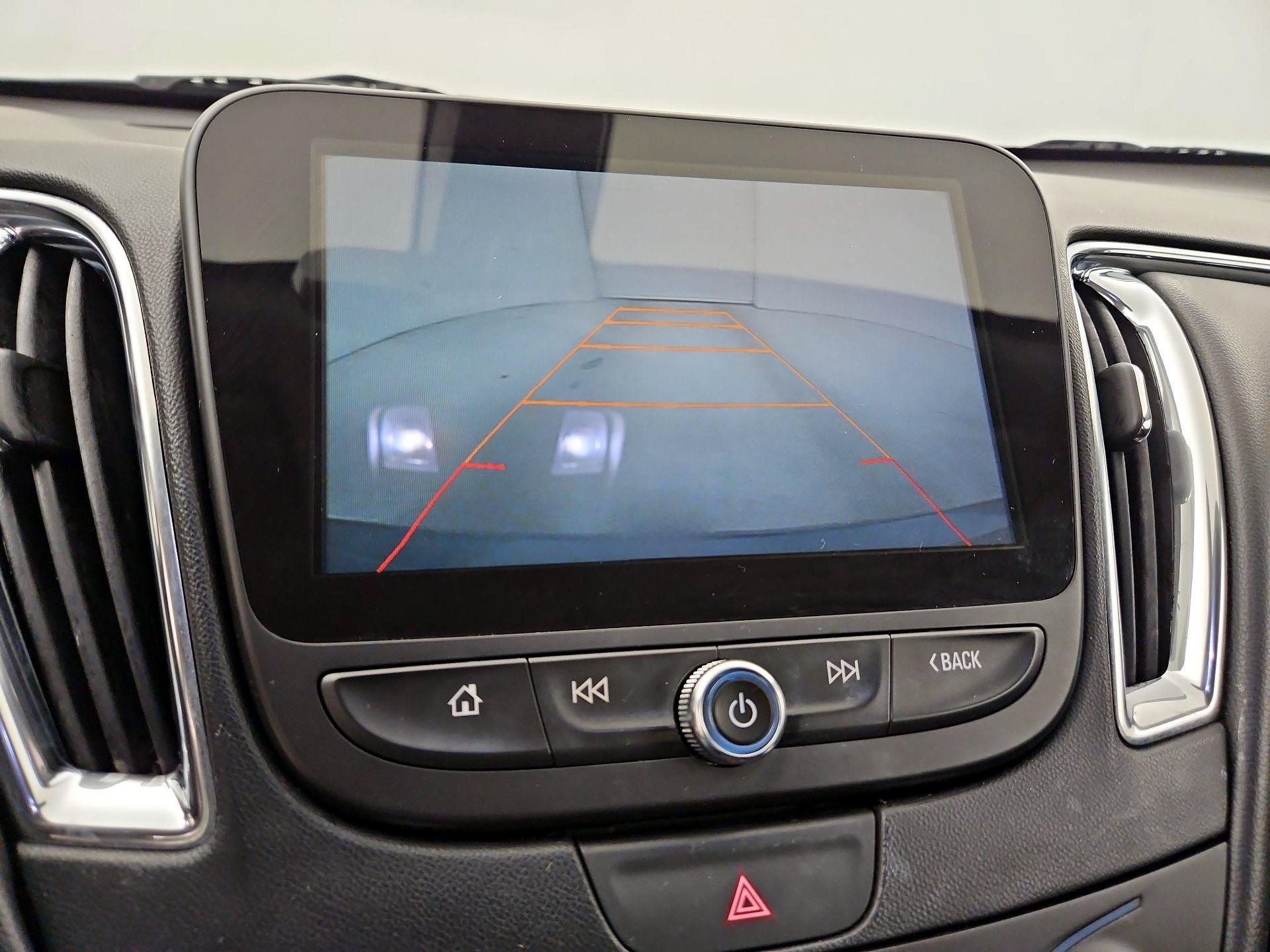 Thumbnail: 2017 Chevrolet Malibu - 15