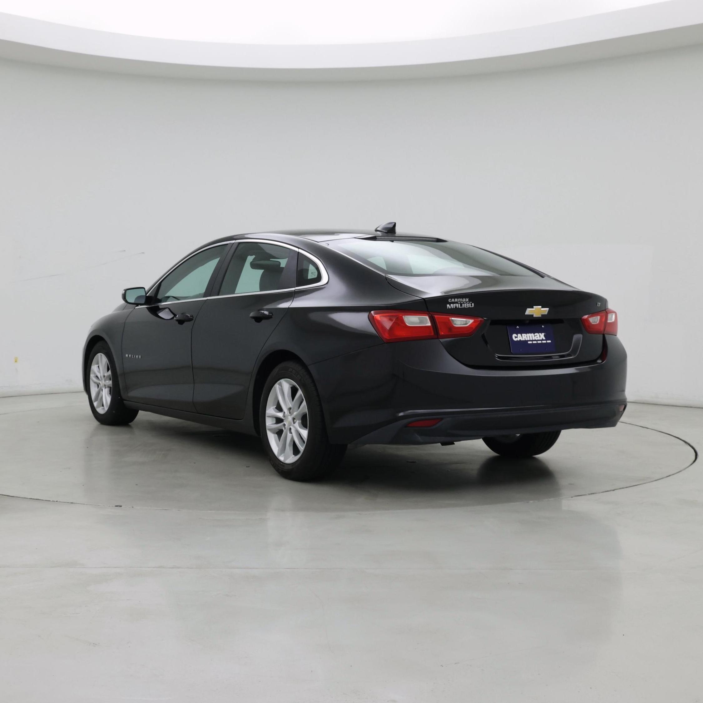 Thumbnail: 2017 Chevrolet Malibu - 2