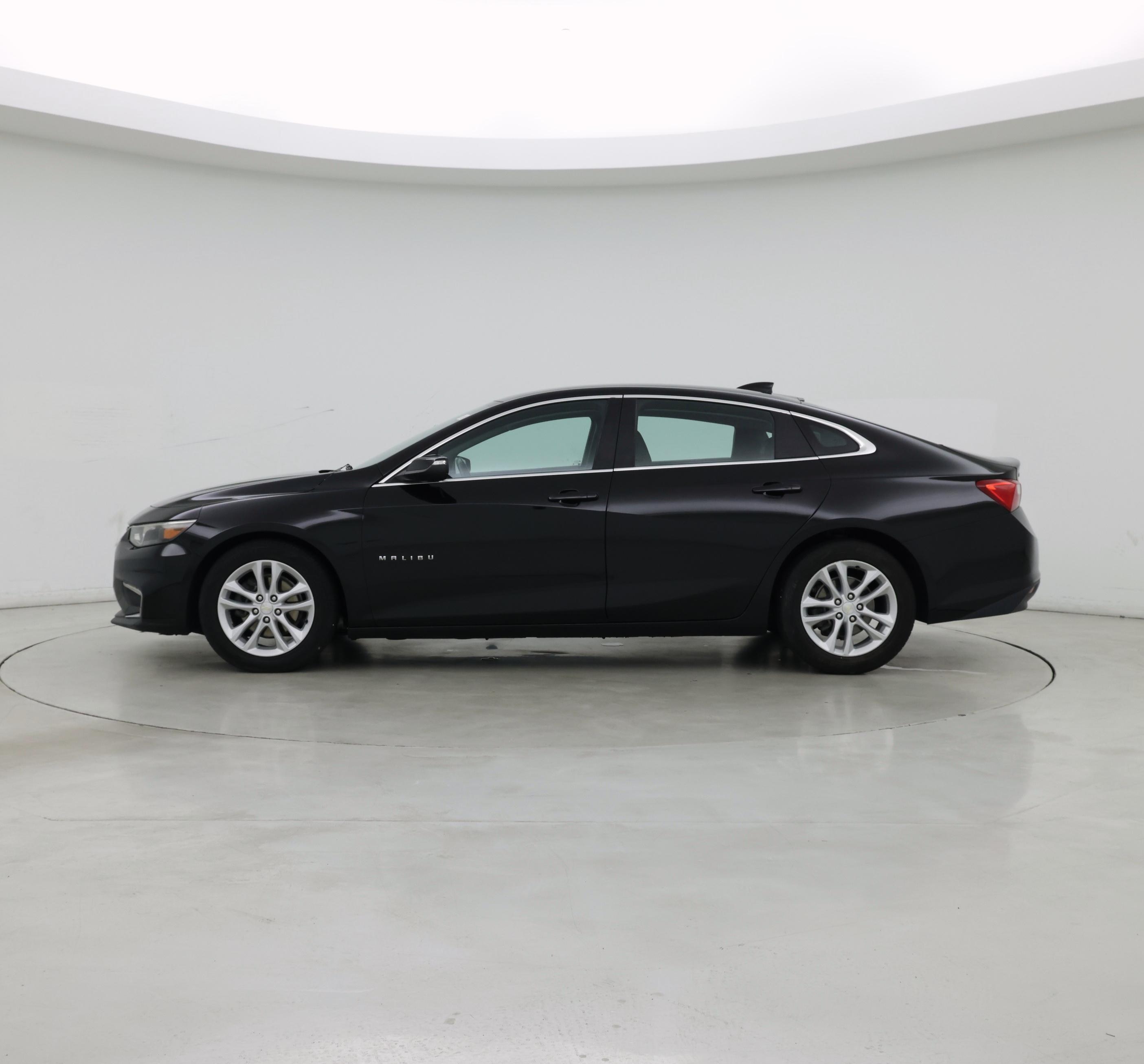 Thumbnail: 2017 Chevrolet Malibu - 3
