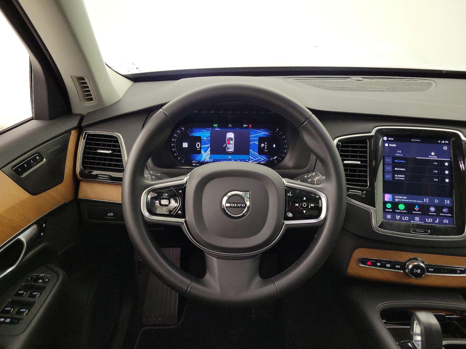 2023 Volvo XC90 Plus - Photo 11