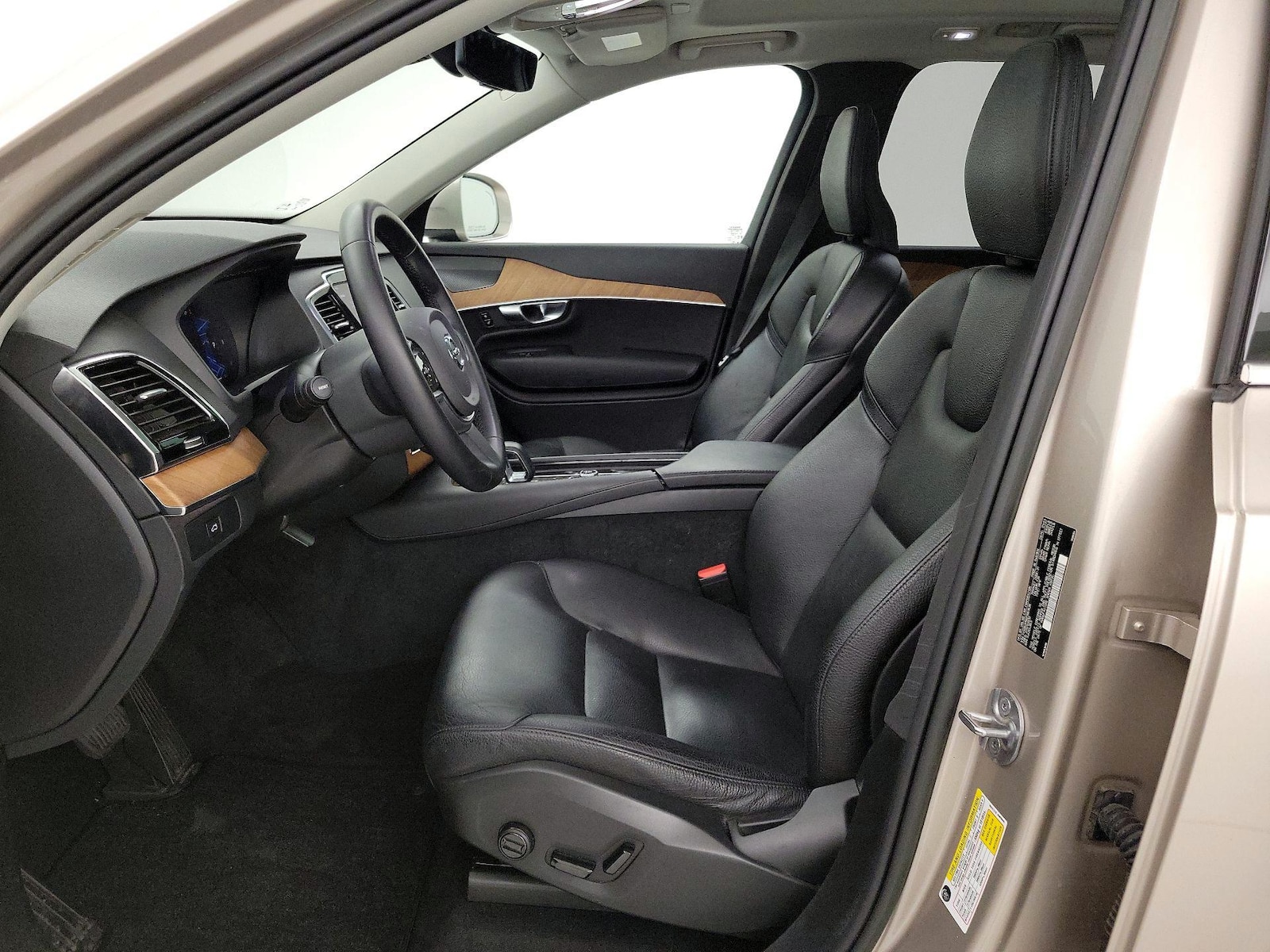 2023 Volvo XC90 Plus - Photo 12