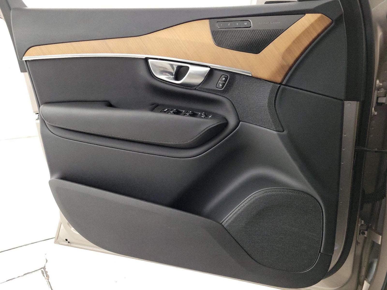 2023 Volvo XC90 Plus - Photo 13