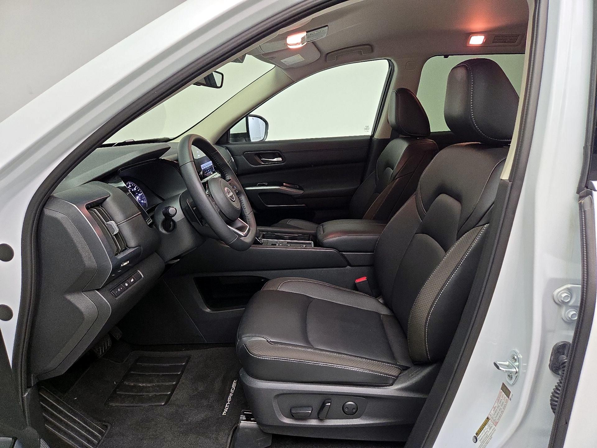 Thumbnail: 2025 Nissan Pathfinder - 11