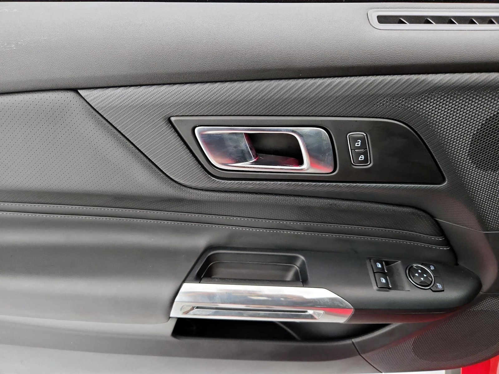 2026 Ford Mustang EcoBoost Premium - Photo 13