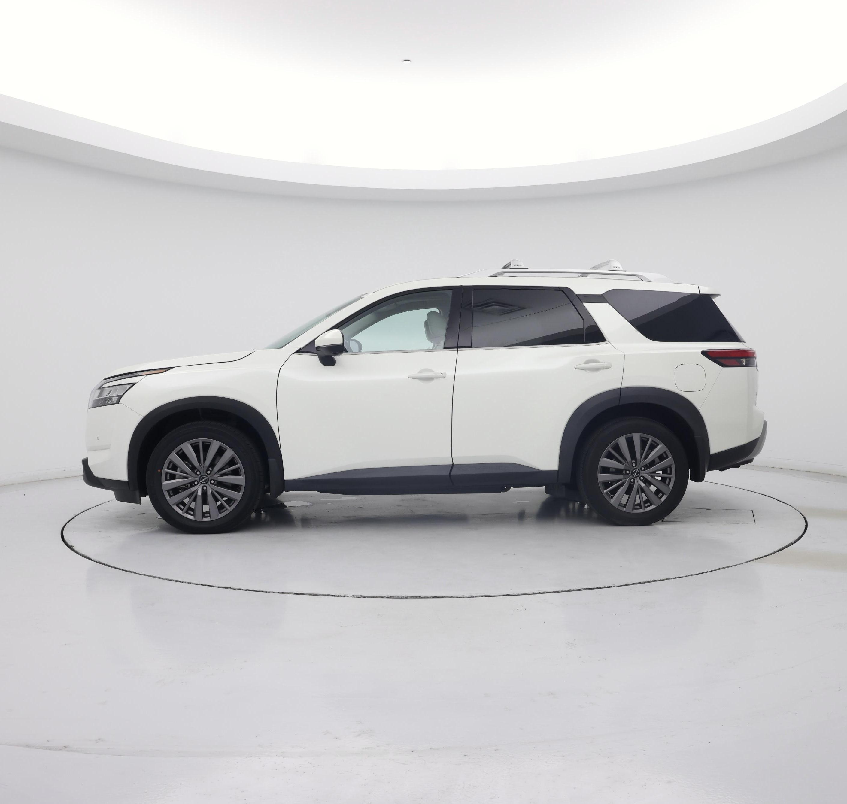 Thumbnail: 2023 Nissan Pathfinder - 3
