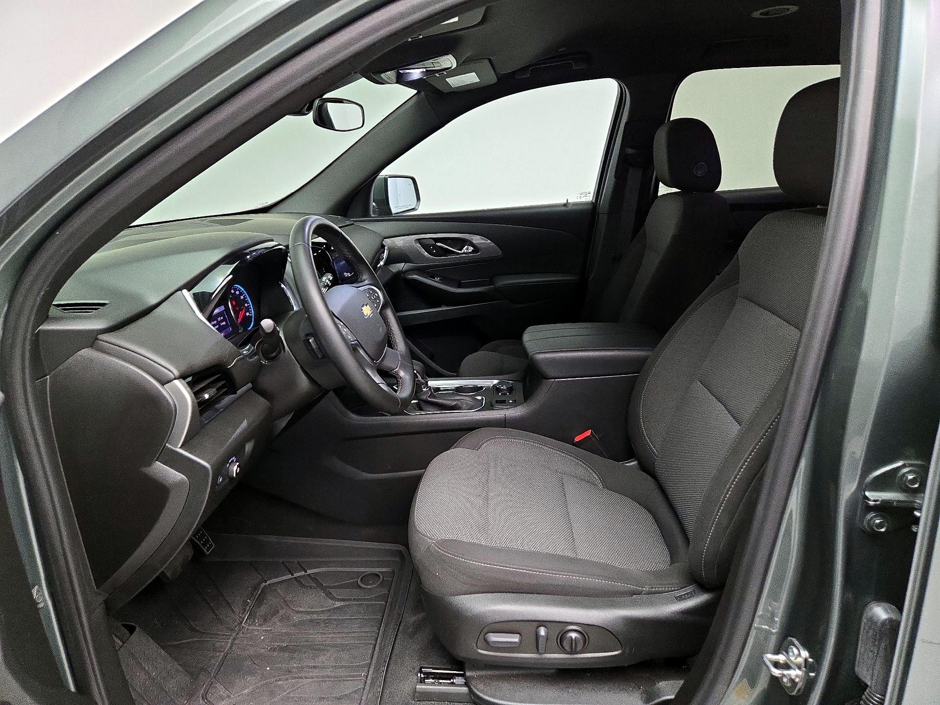 Thumbnail: 2023 Chevrolet Traverse - 11