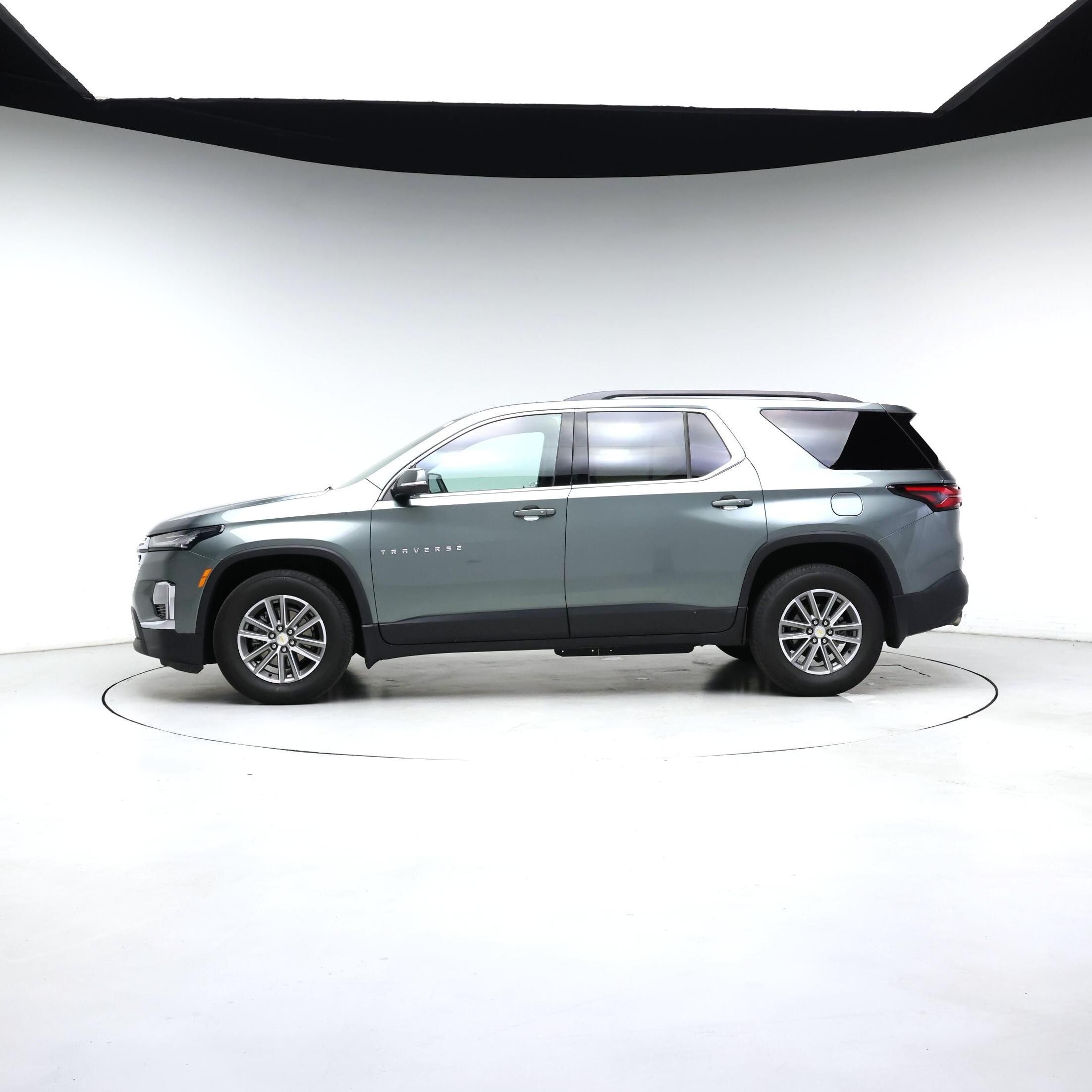 Thumbnail: 2023 Chevrolet Traverse - 3